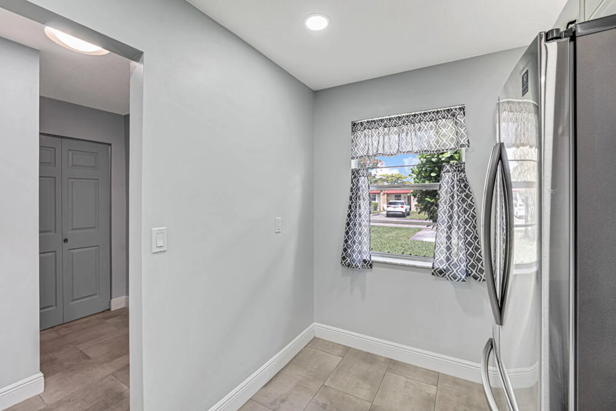 Property Slideshow image 12 of 31 | 104 lake barbara dr, West Palm Beach, FL, 33411