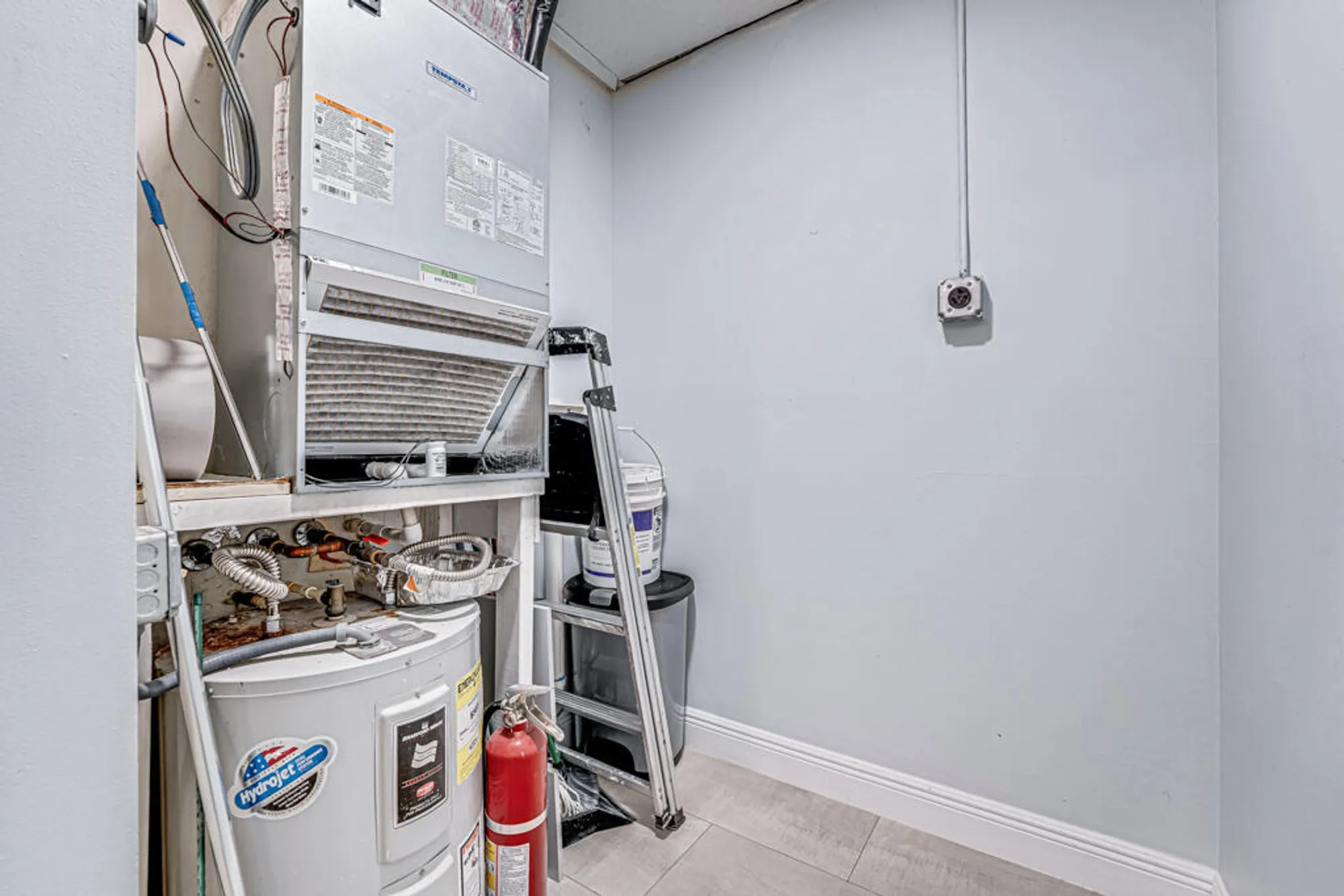 Property Slideshow image 15 of 31 | 104 lake barbara dr, West Palm Beach, FL, 33411