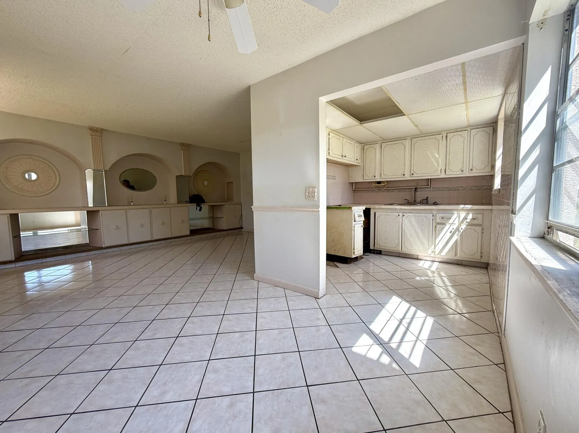 Property Slideshow image 3 of 20 | 401 chatham t, West Palm Beach, FL, 33417