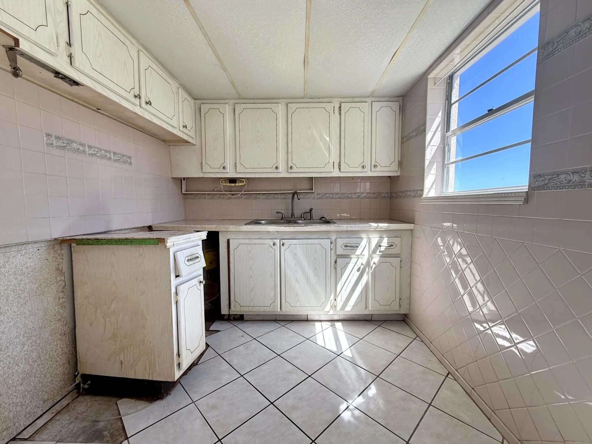 Property Slideshow image 5 of 20 | 401 chatham t, West Palm Beach, FL, 33417