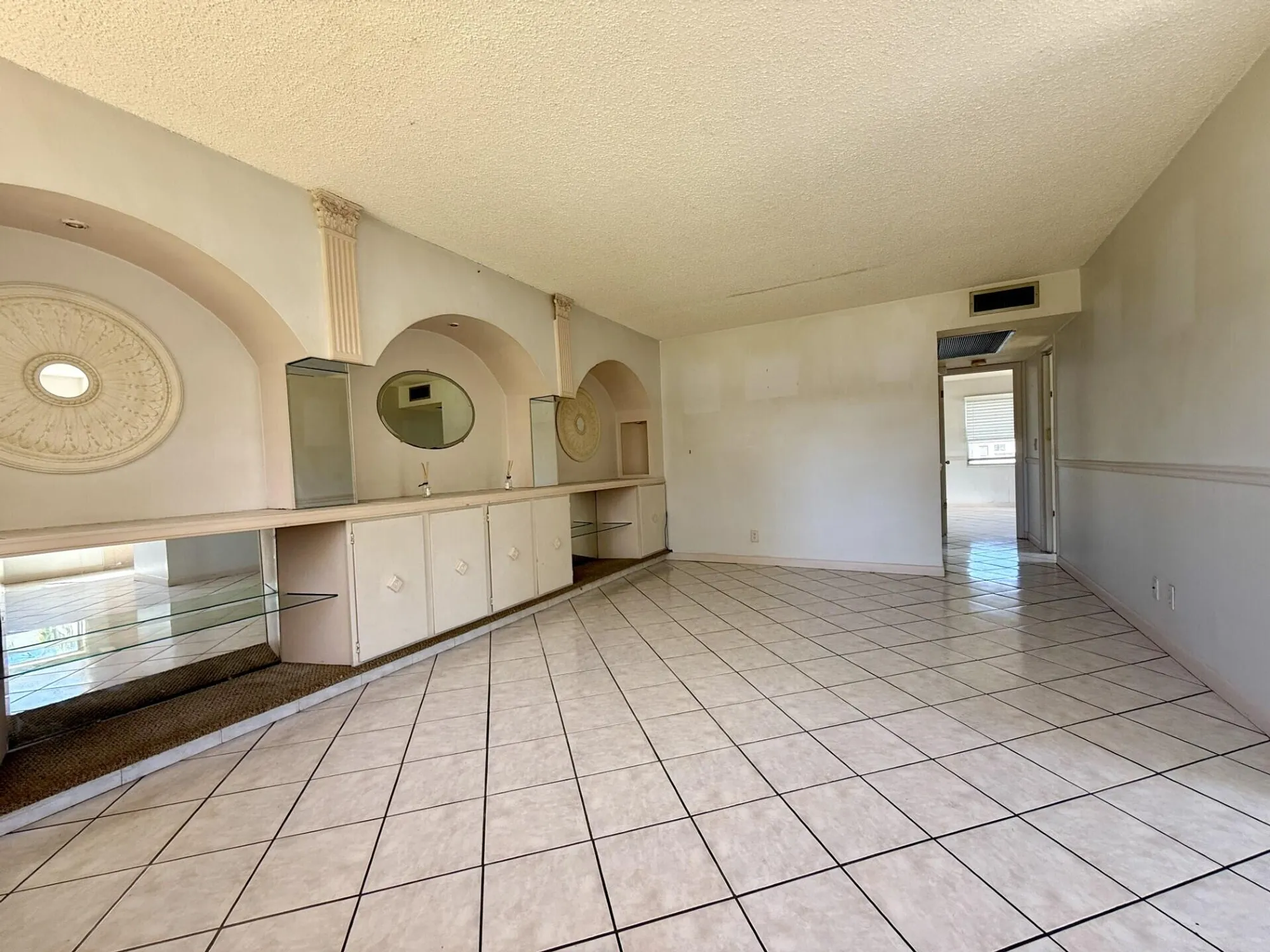 Property Slideshow image 6 of 20 | 401 chatham t, West Palm Beach, FL, 33417