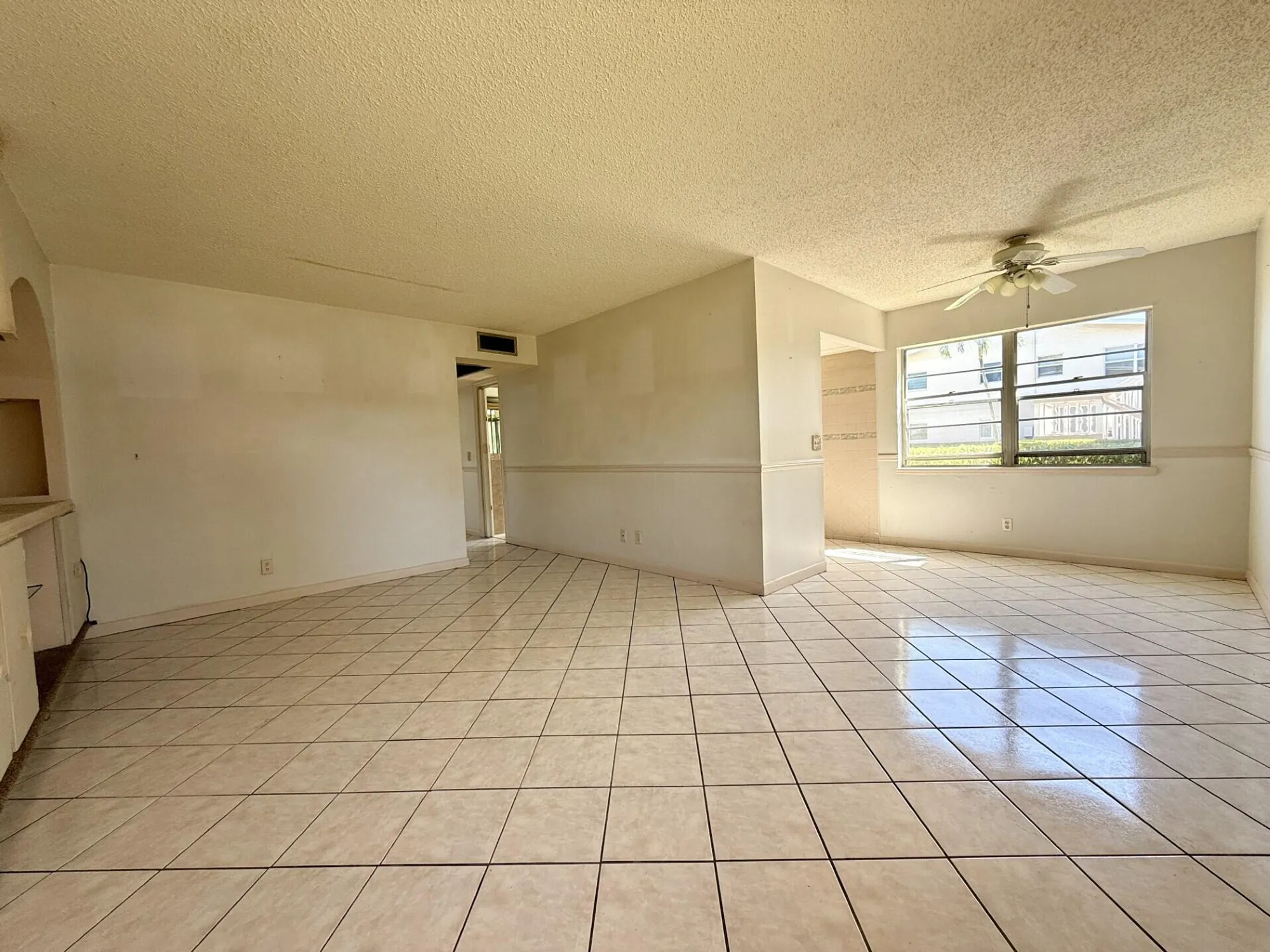 Property Slideshow image 7 of 20 | 401 chatham t, West Palm Beach, FL, 33417