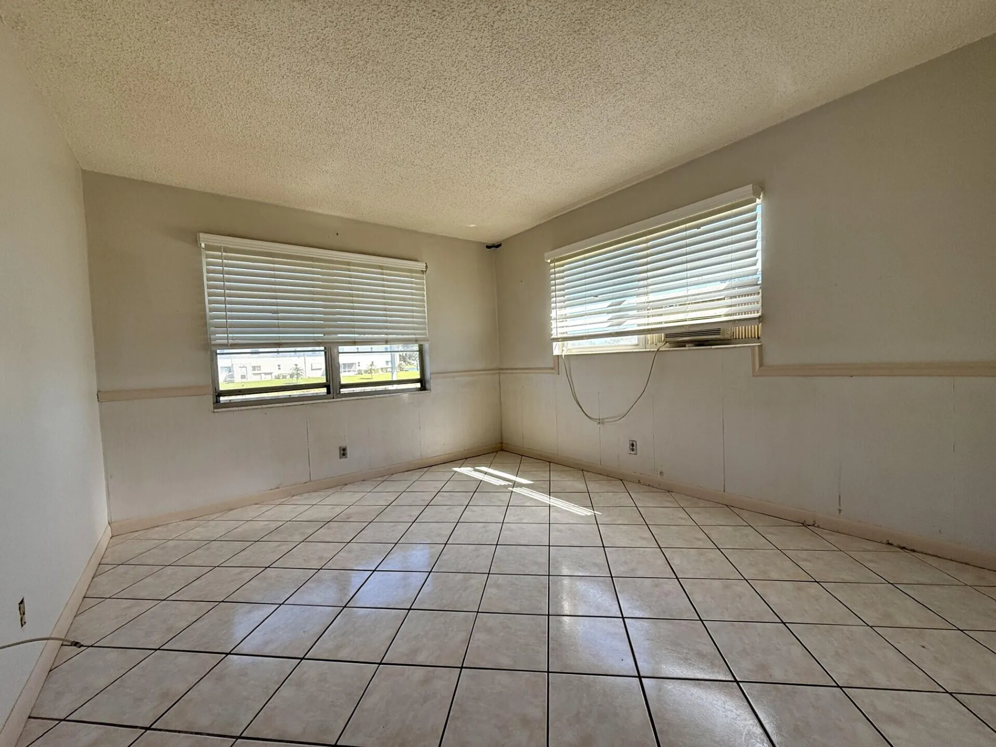 Property Slideshow image 10 of 20 | 401 chatham t, West Palm Beach, FL, 33417