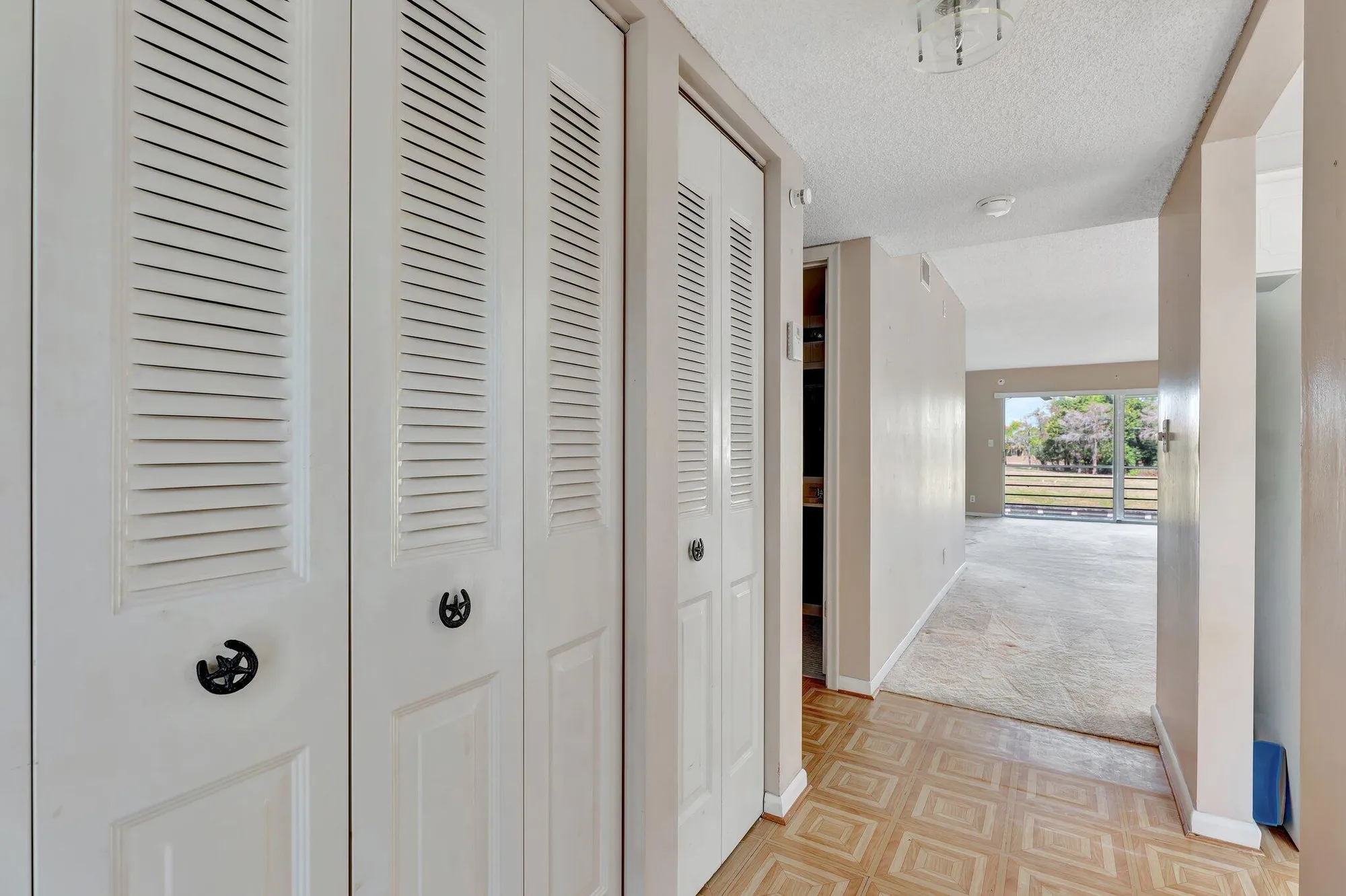 Property Slideshow image 11 of 18 | 3551 inverrary dr 212, Lauderhill, FL, 33319