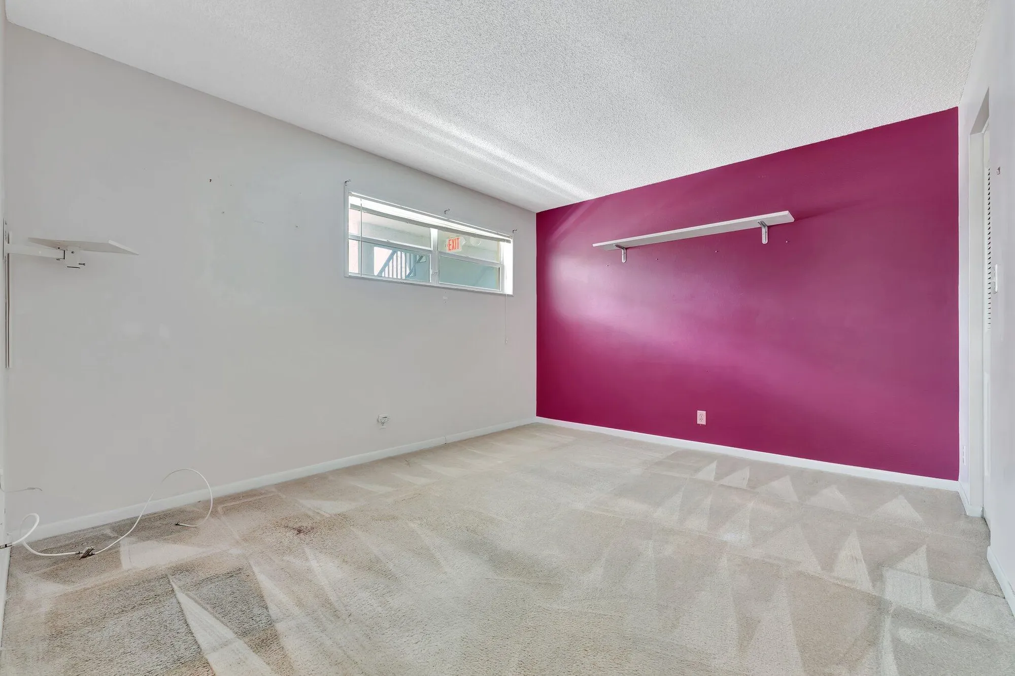 Property Slideshow image 12 of 18 | 3551 inverrary dr 212, Lauderhill, FL, 33319