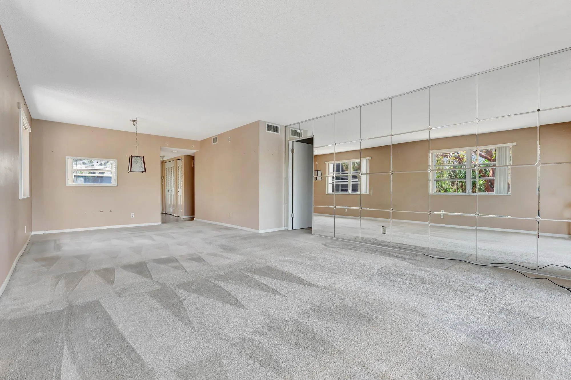 Property Slideshow image 7 of 18 | 3551 inverrary dr 212, Lauderhill, FL, 33319