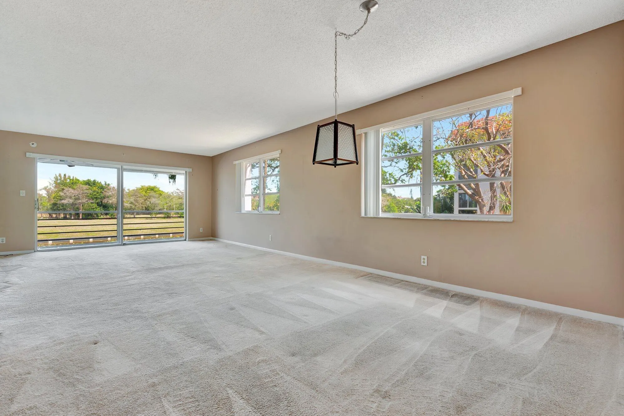 Property Slideshow image 6 of 18 | 3551 inverrary dr 212, Lauderhill, FL, 33319