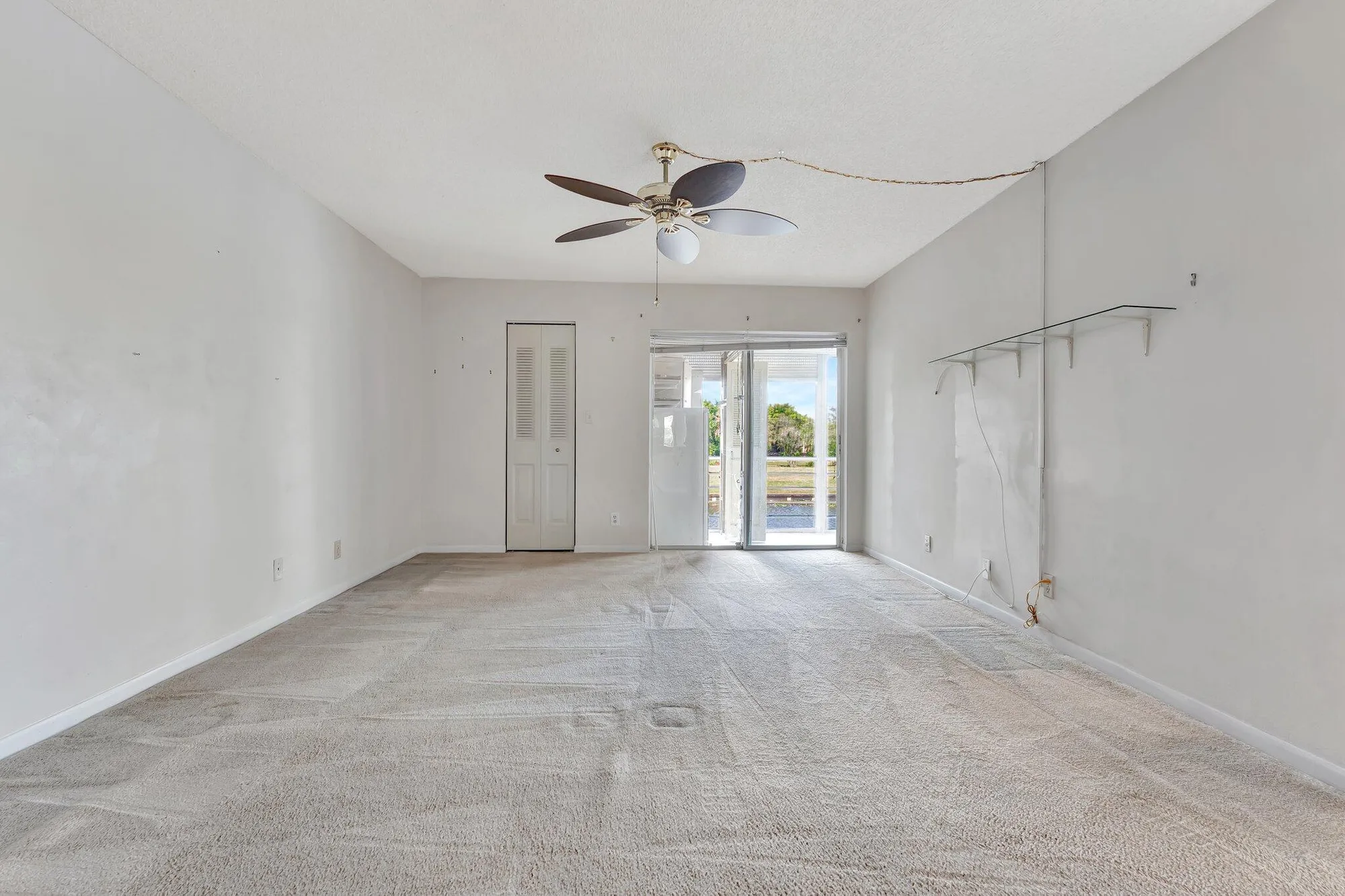 Property Slideshow image 8 of 18 | 3551 inverrary dr 212, Lauderhill, FL, 33319