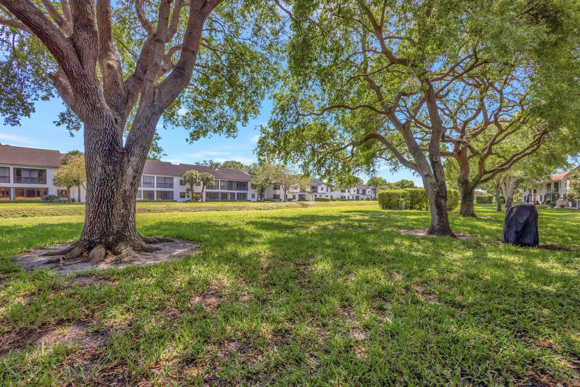 Property Slideshow image 33 of 43 | 9680 sills dr 102, Boynton Beach, FL, 33437