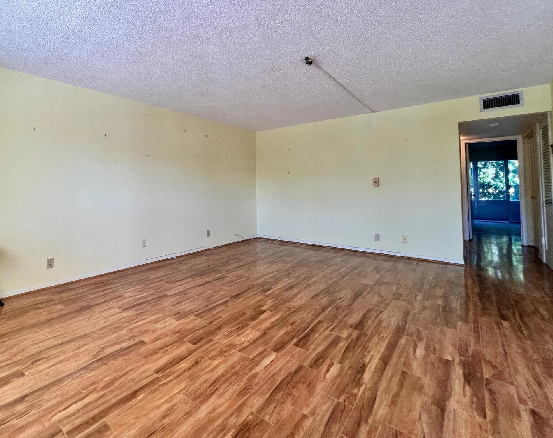 Property Slideshow image 5 of 18 | 205 wellington a, West Palm Beach, FL, 33417