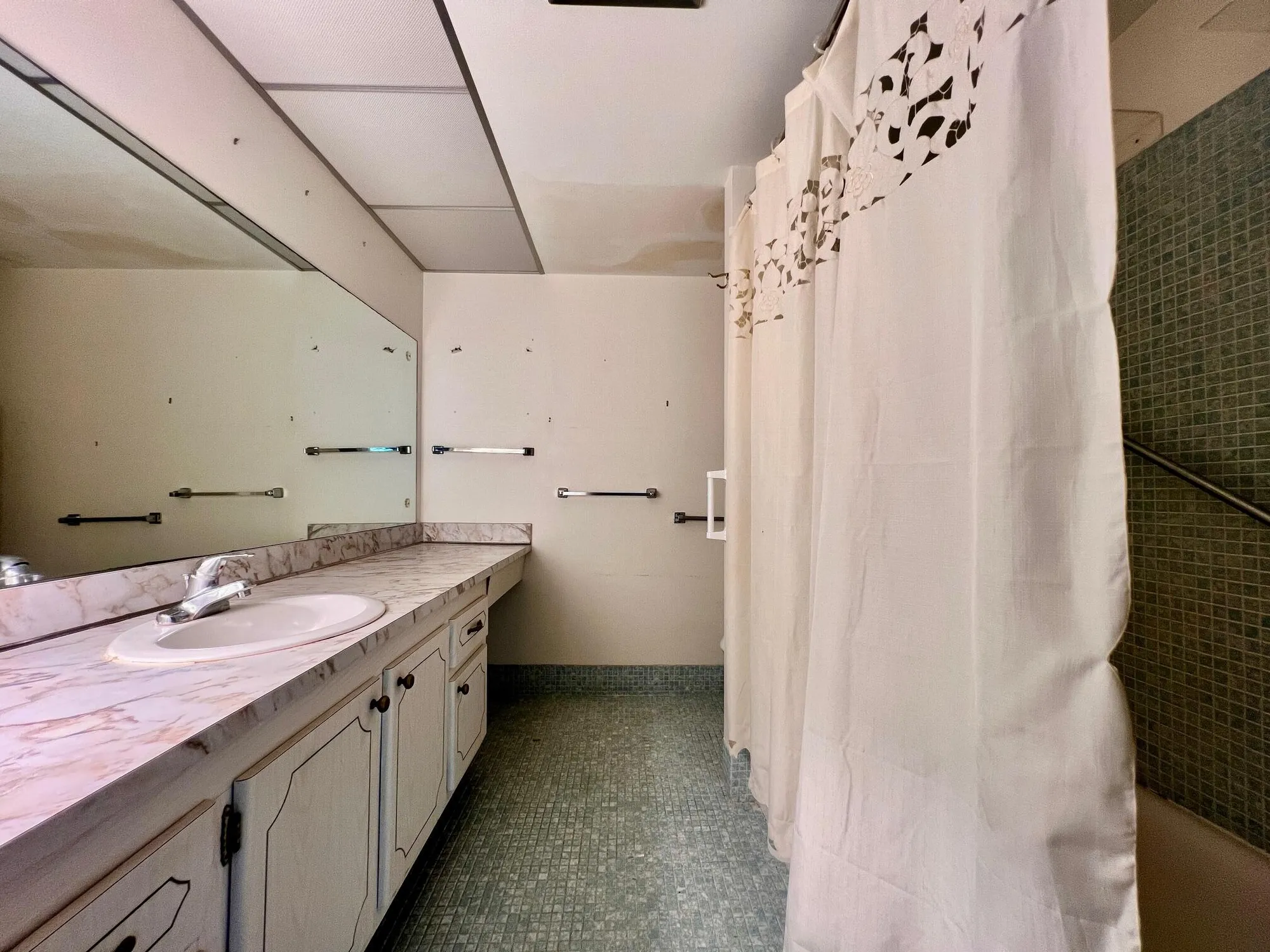 Property Slideshow image 7 of 18 | 205 wellington a, West Palm Beach, FL, 33417