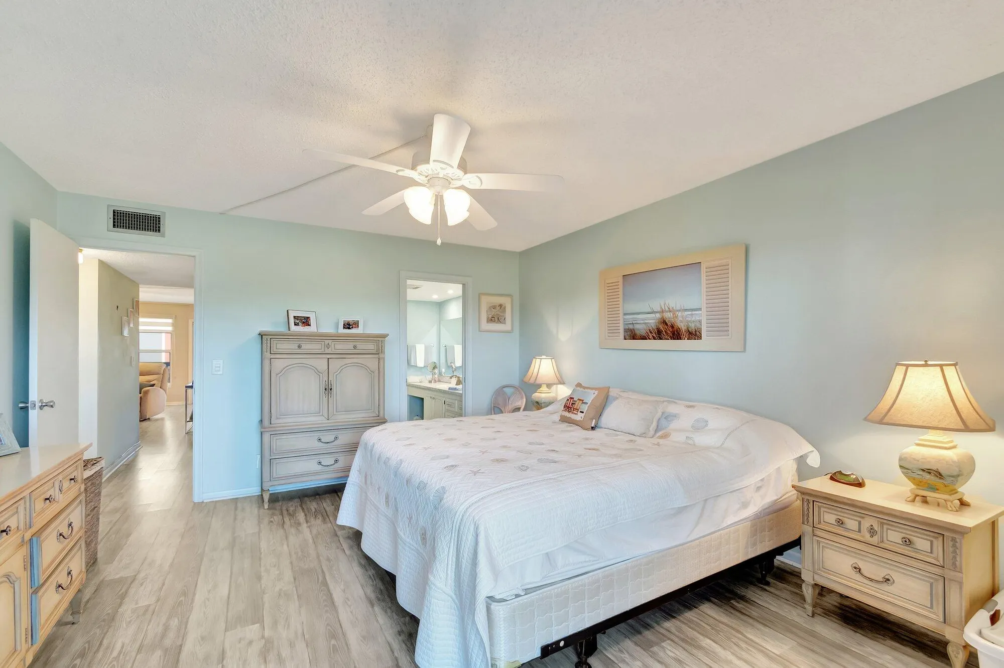 Property Slideshow image 14 of 50 | 212 greenbrier a, West Palm Beach, FL, 33417