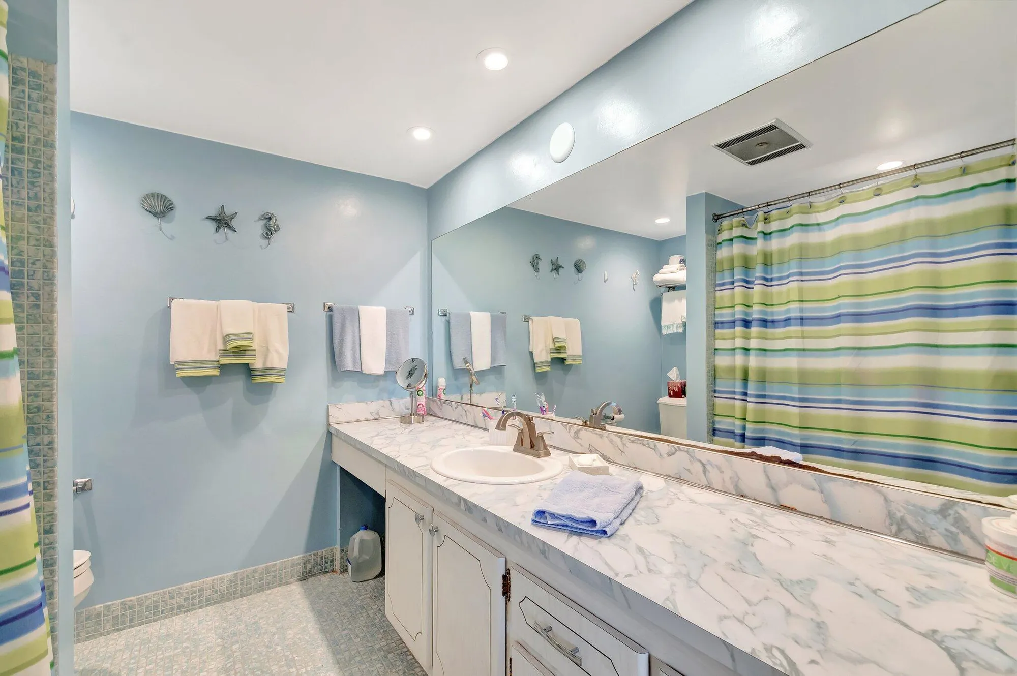 Property Slideshow image 17 of 50 | 212 greenbrier a, West Palm Beach, FL, 33417