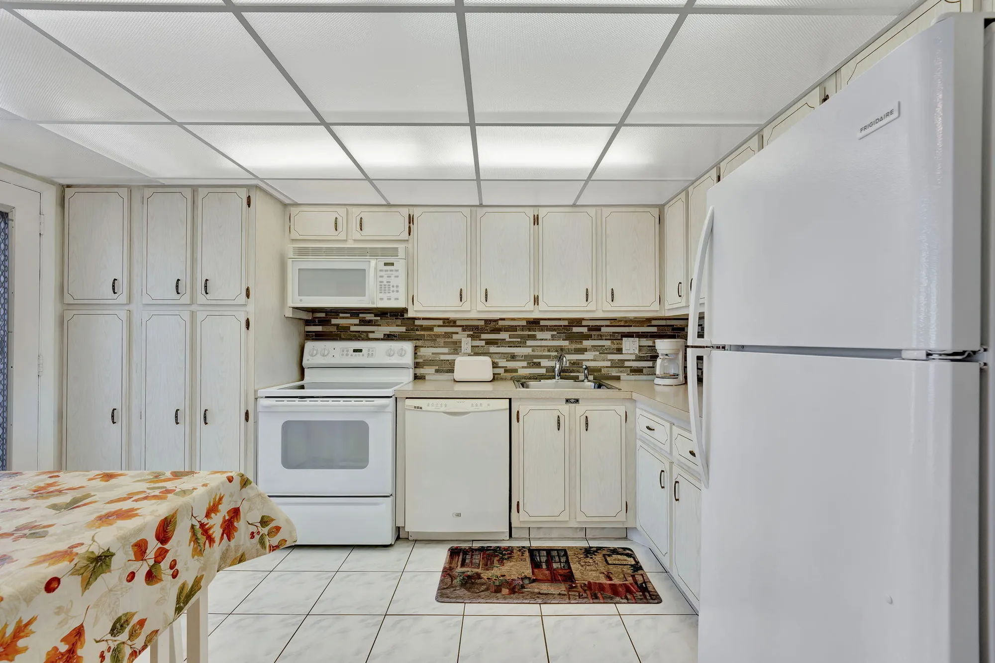Property Slideshow image 7 of 61 | 2951 nw 46th ave 403, Lauderdale Lakes, FL, 33313