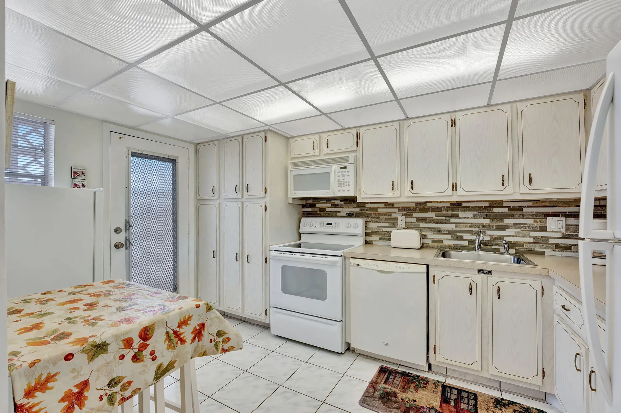 Property Slideshow image 5 of 61 | 2951 nw 46th ave 403, Lauderdale Lakes, FL, 33313