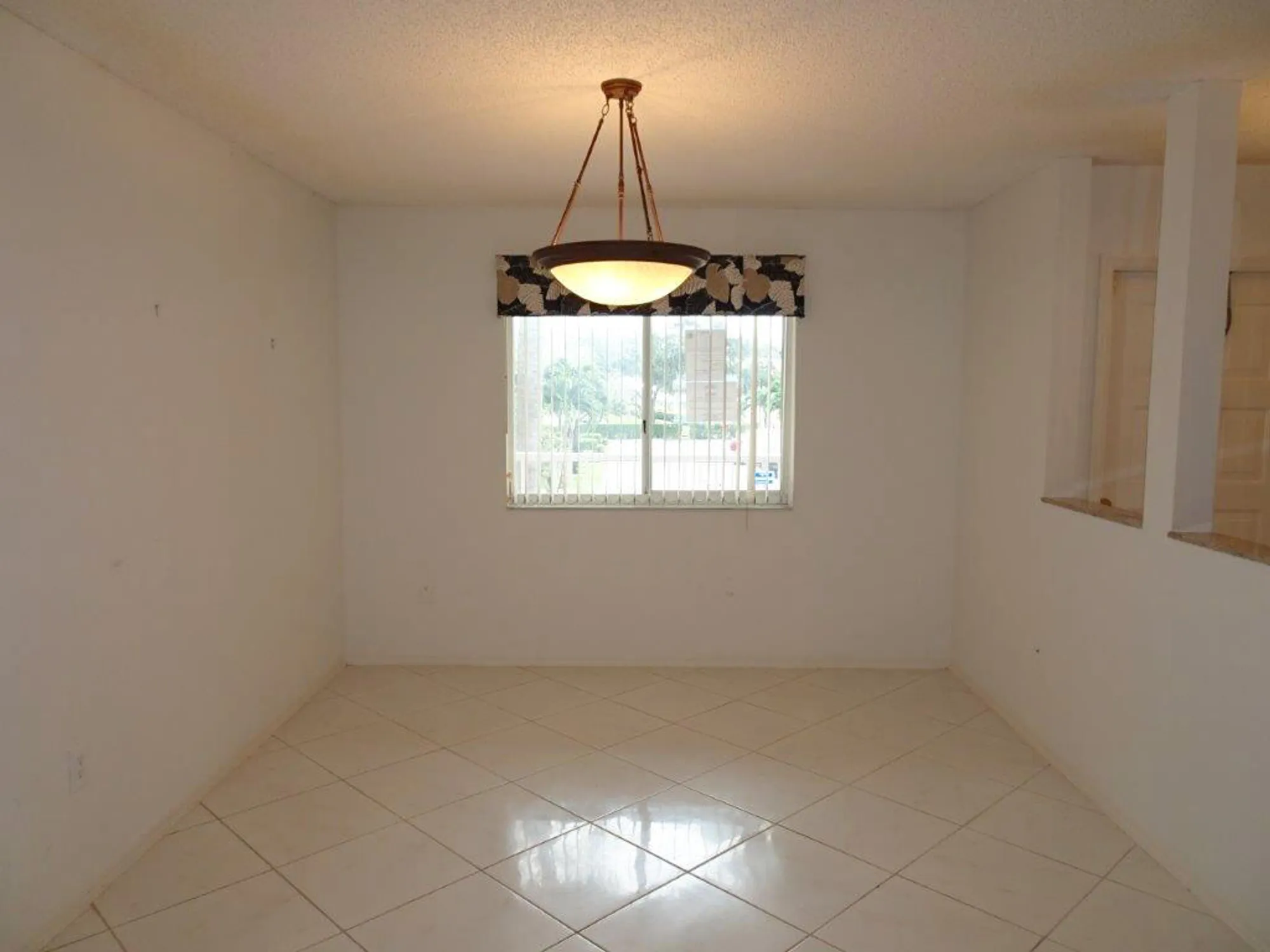 Property Slideshow image 4 of 22 | 7539 granville dr 208, Tamarac, FL, 33321