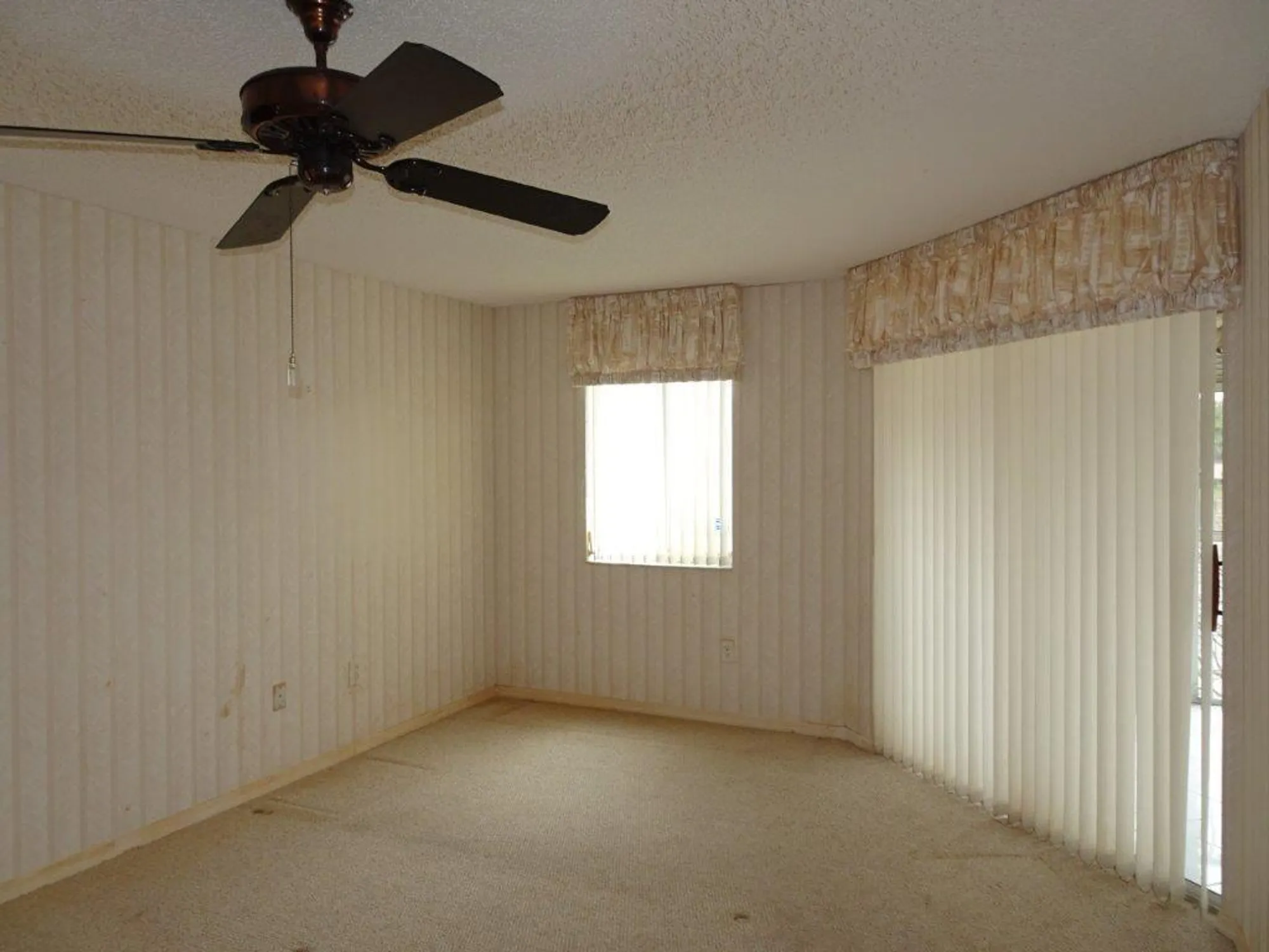 Property Slideshow image 10 of 22 | 7539 granville dr 208, Tamarac, FL, 33321