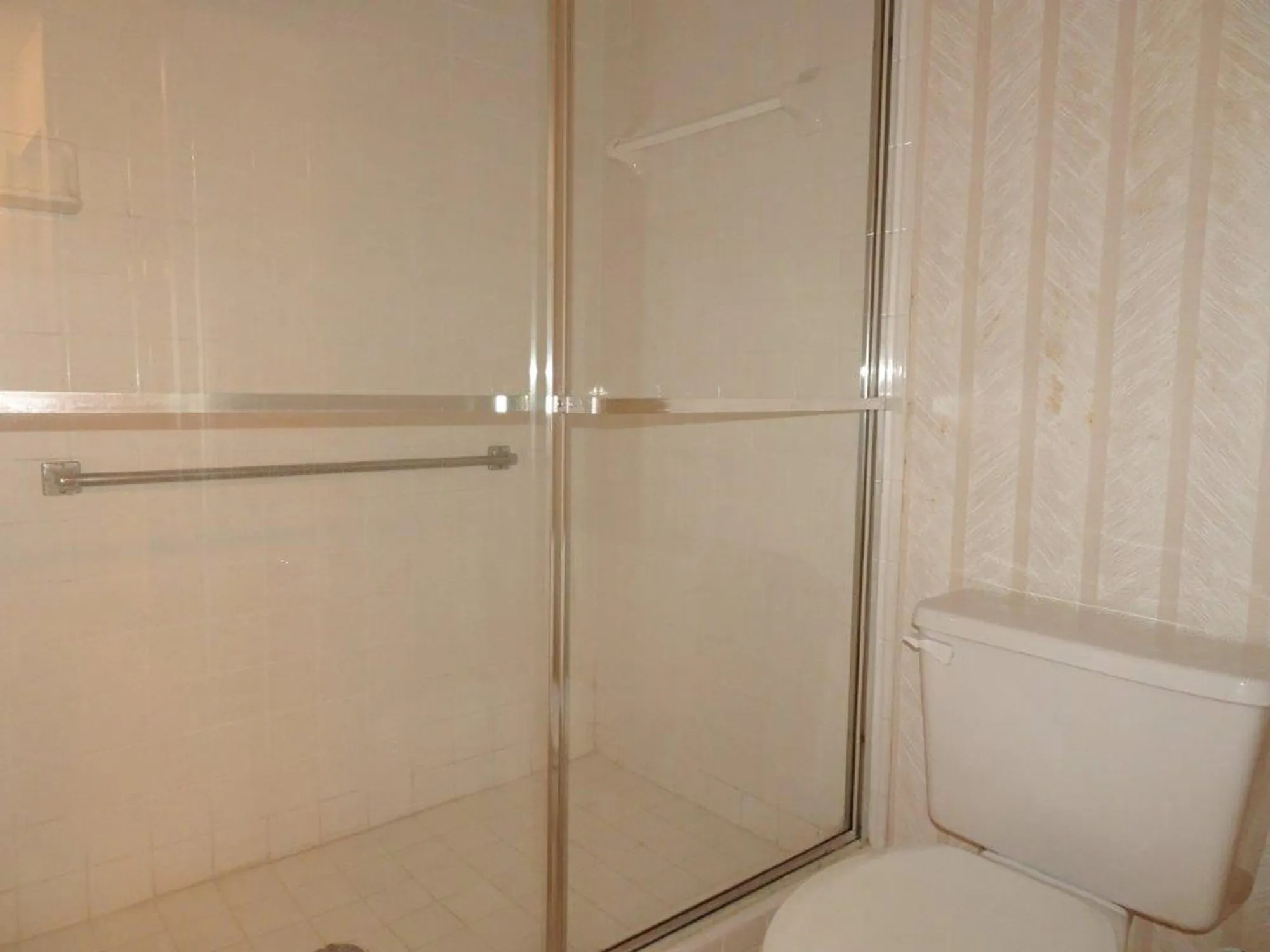 Property Slideshow image 14 of 22 | 7539 granville dr 208, Tamarac, FL, 33321