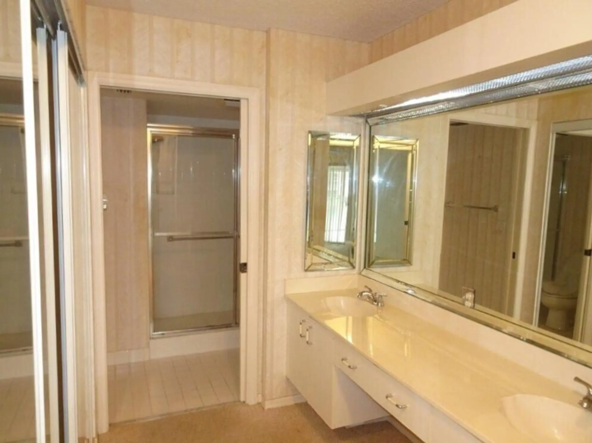 Property Slideshow image 13 of 22 | 7539 granville dr 208, Tamarac, FL, 33321