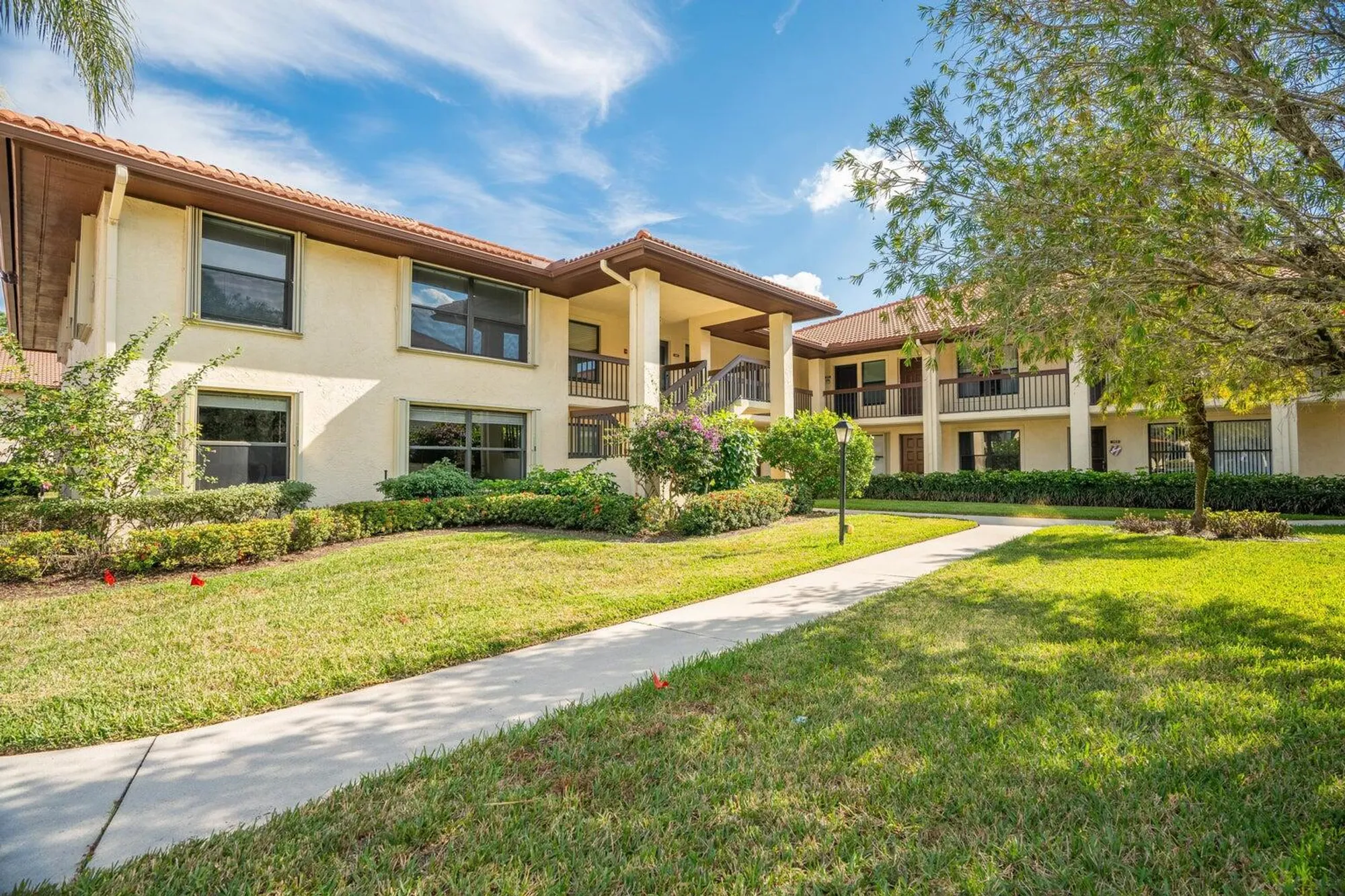 Property Slideshow image 1 of 35 | 450 sw south river dr 207, Stuart, FL, 34997