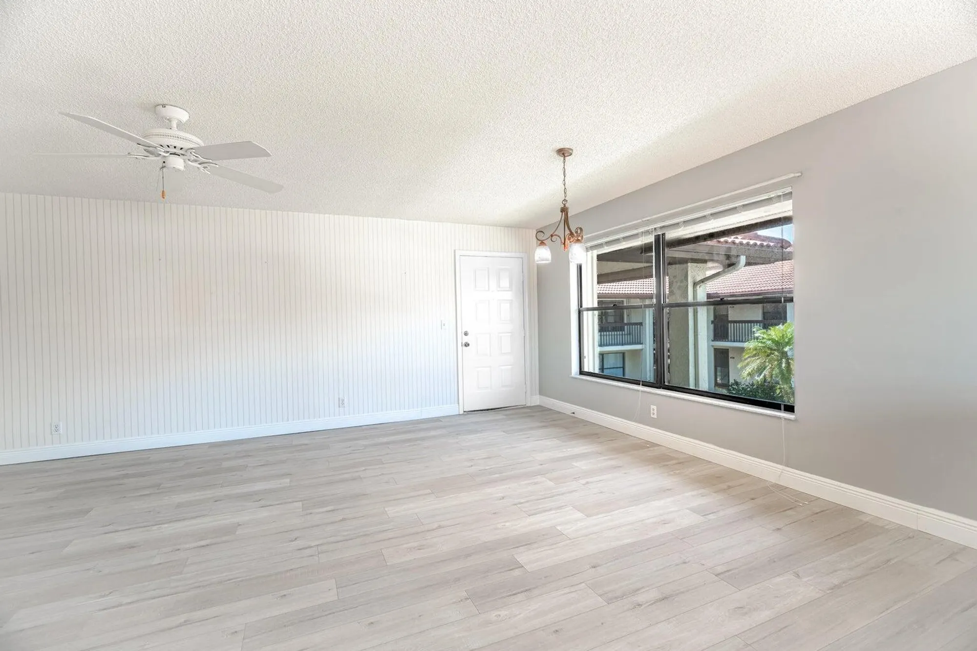 Property Slideshow image 4 of 35 | 450 sw south river dr 207, Stuart, FL, 34997