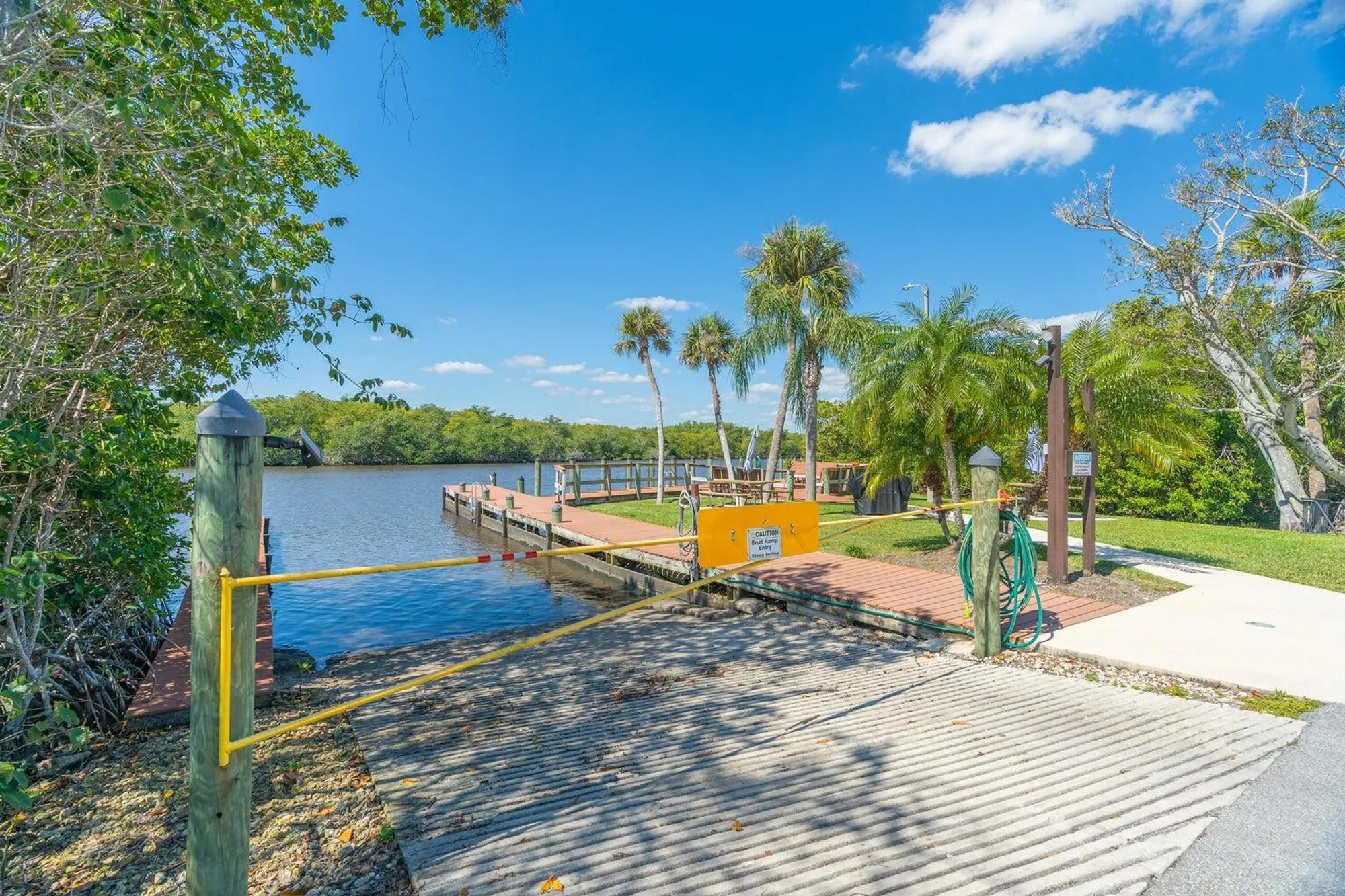 Property Slideshow image 28 of 35 | 450 sw south river dr 207, Stuart, FL, 34997