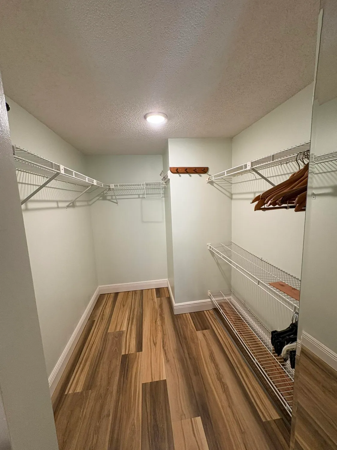 Property Slideshow image 12 of 31 | 331 sw south river dr 107, Stuart, FL, 34997