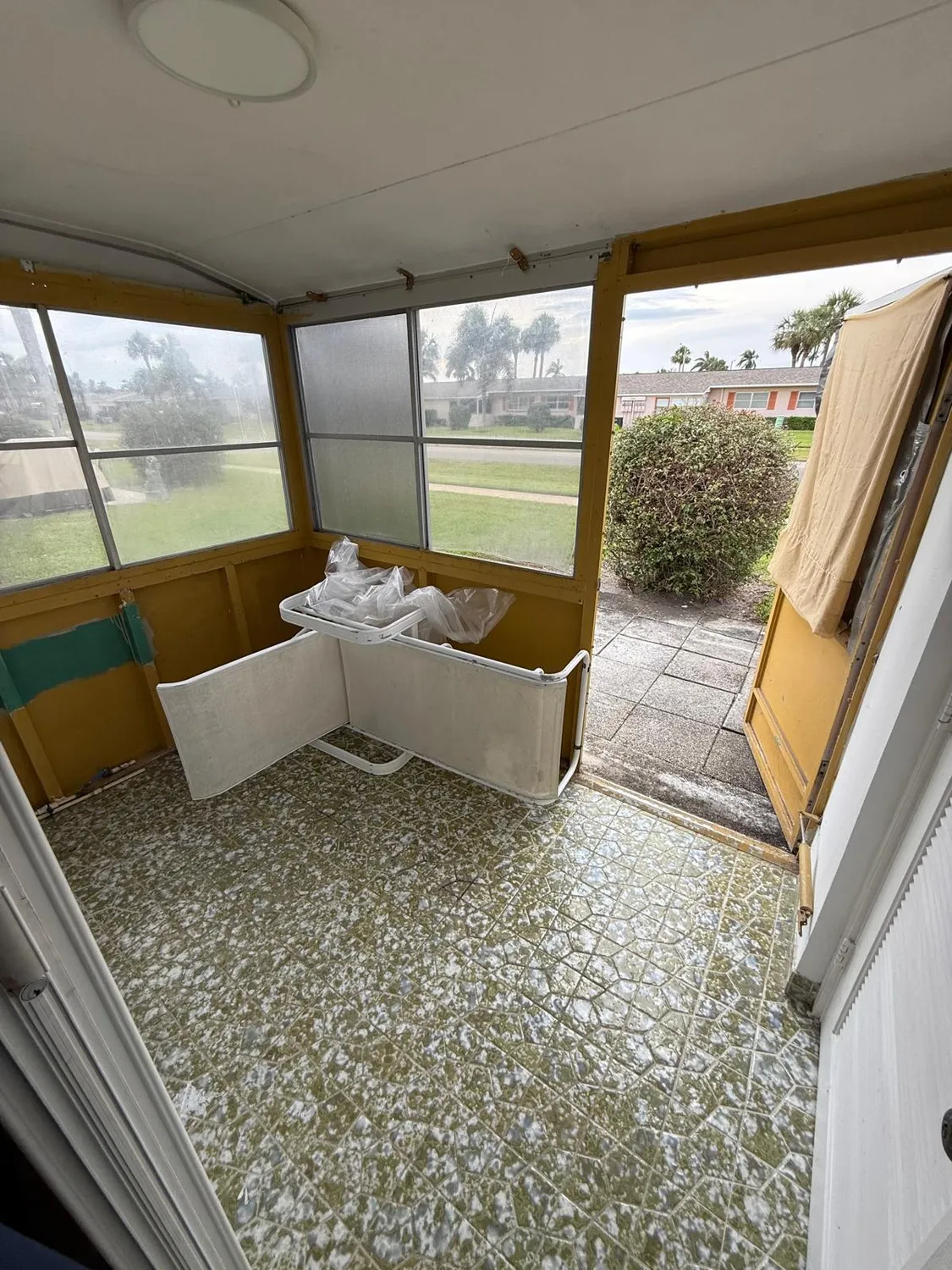 Property Slideshow image 11 of 17 | 2739 dudley dr c, West Palm Beach, FL, 33415