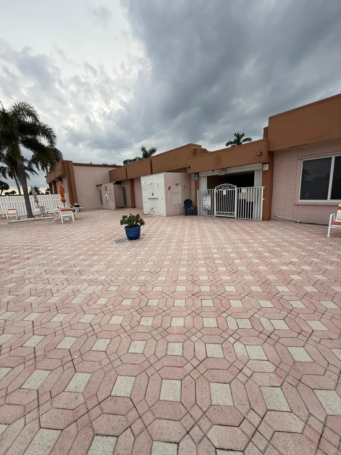 Property Slideshow image 16 of 17 | 2739 dudley dr c, West Palm Beach, FL, 33415