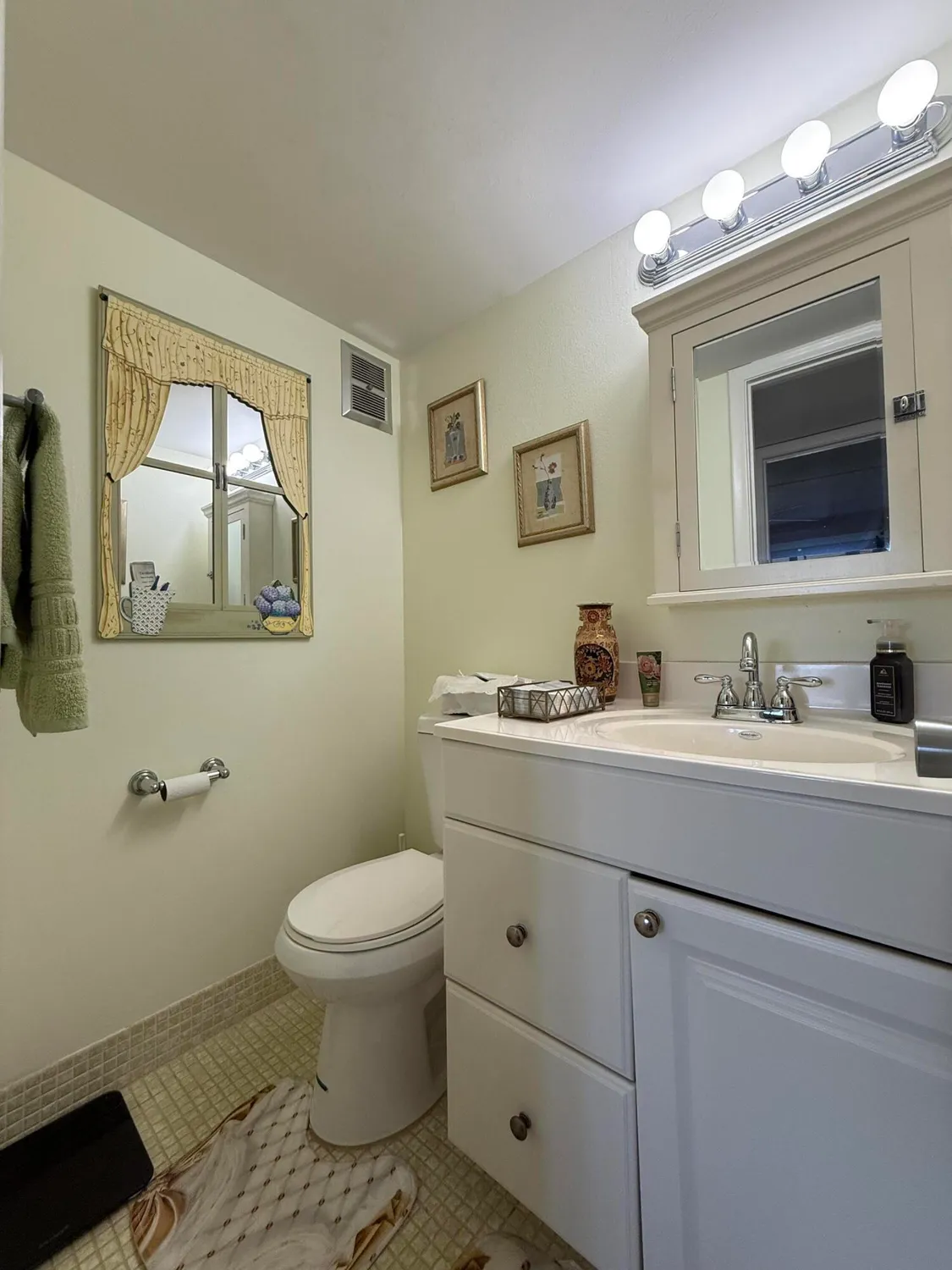Property Slideshow image 7 of 20 | 81 camden d, West Palm Beach, FL, 33417