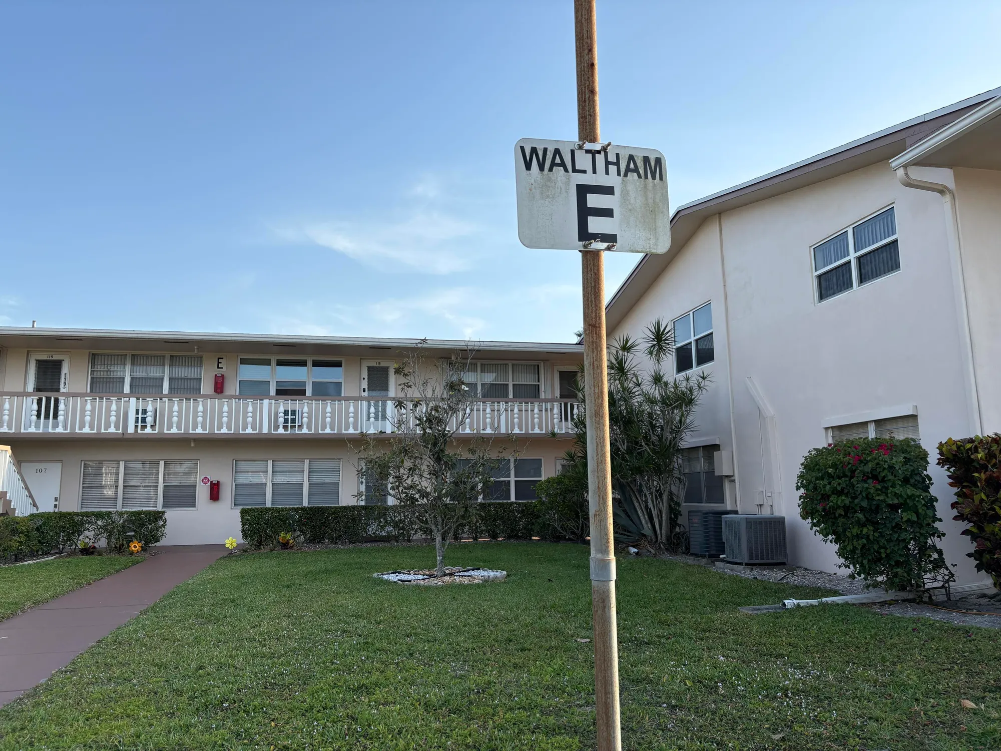 Property Slideshow image 16 of 22 | 111 waltham e unit e, West Palm Beach, FL, 33417
