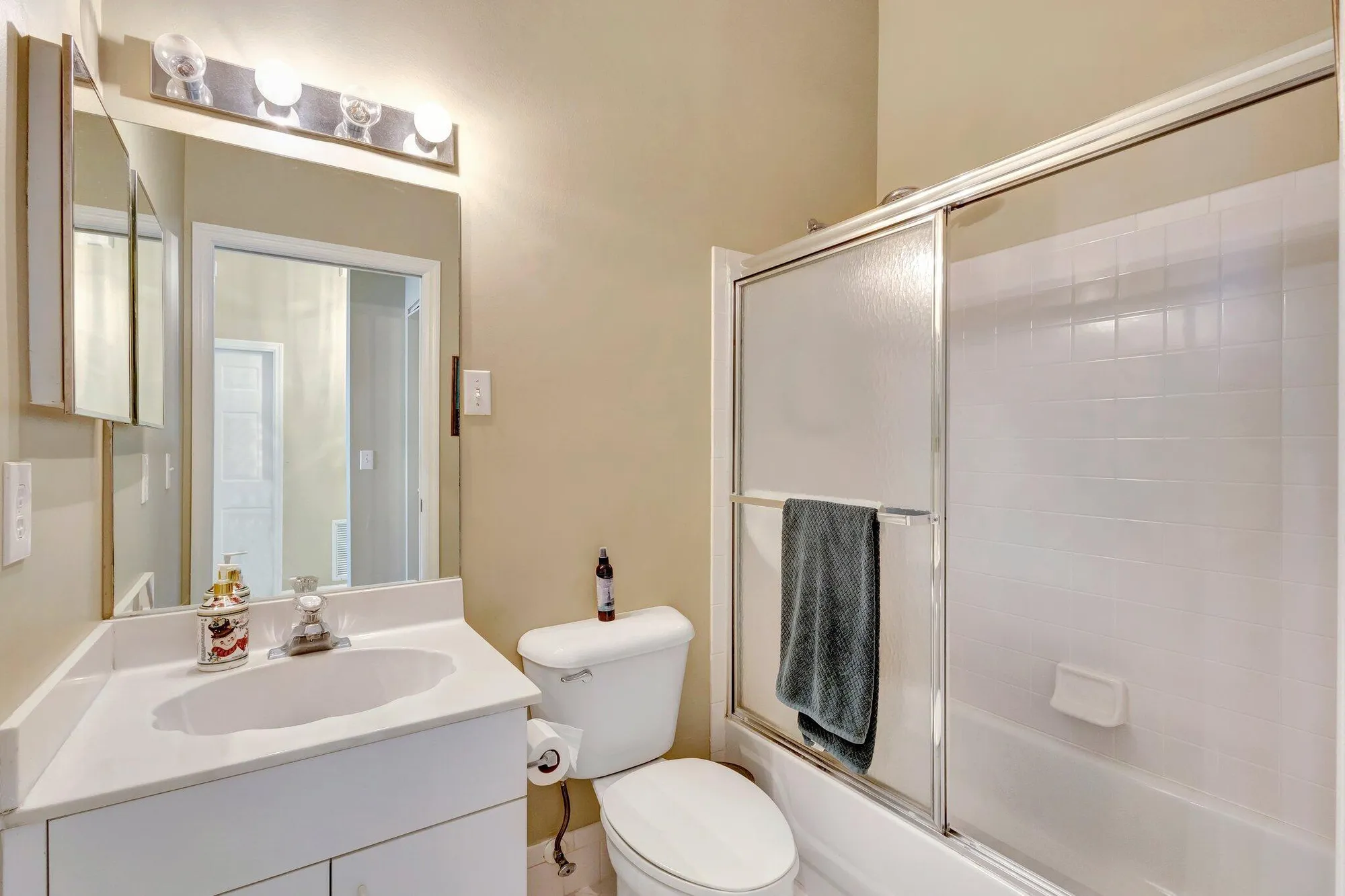 Property Slideshow image 24 of 65 | 3893 dafilee cir, West Palm Beach, FL, 33417