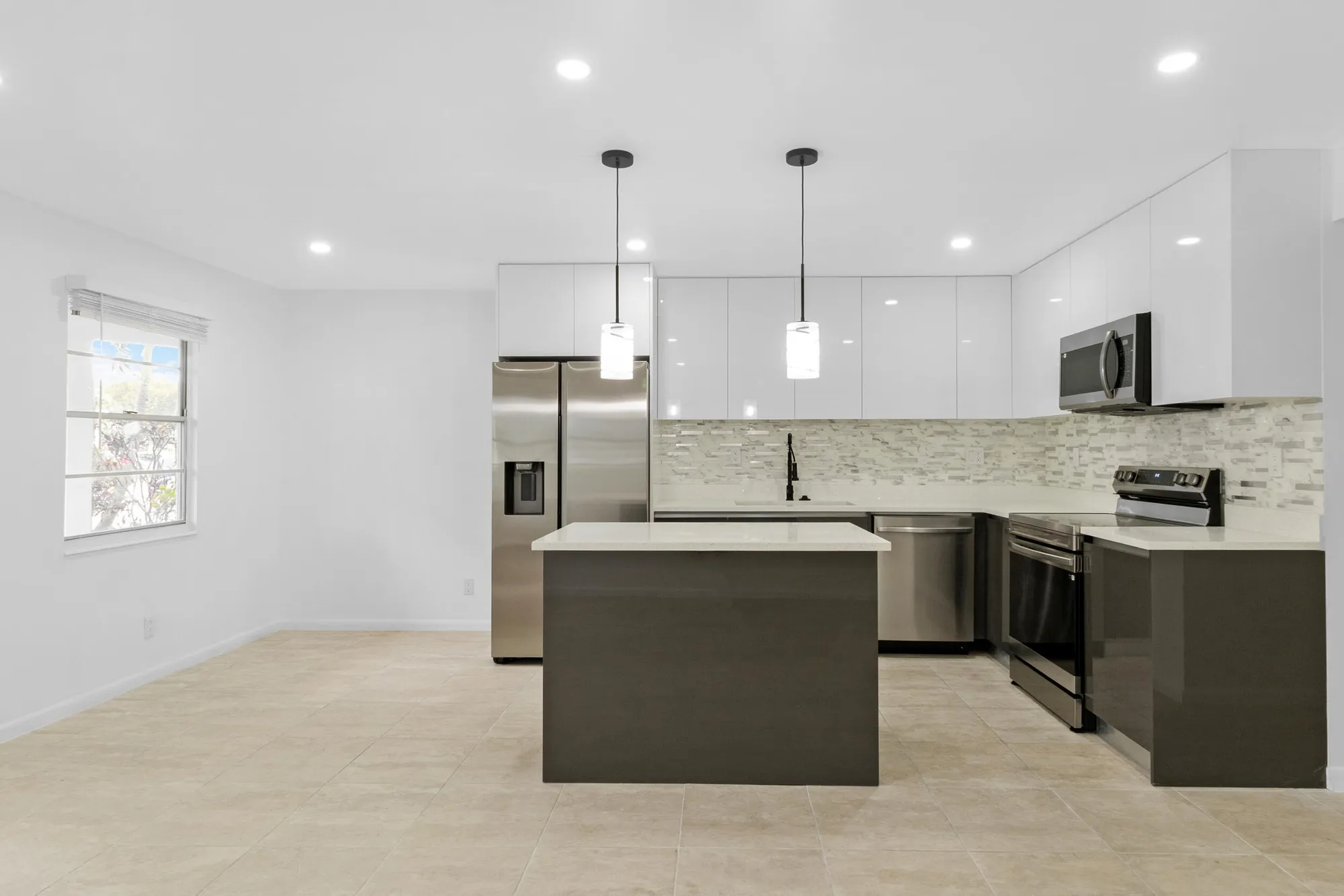 Property Slideshow image 5 of 24 | 1039 newport h, Deerfield Beach, FL, 33442