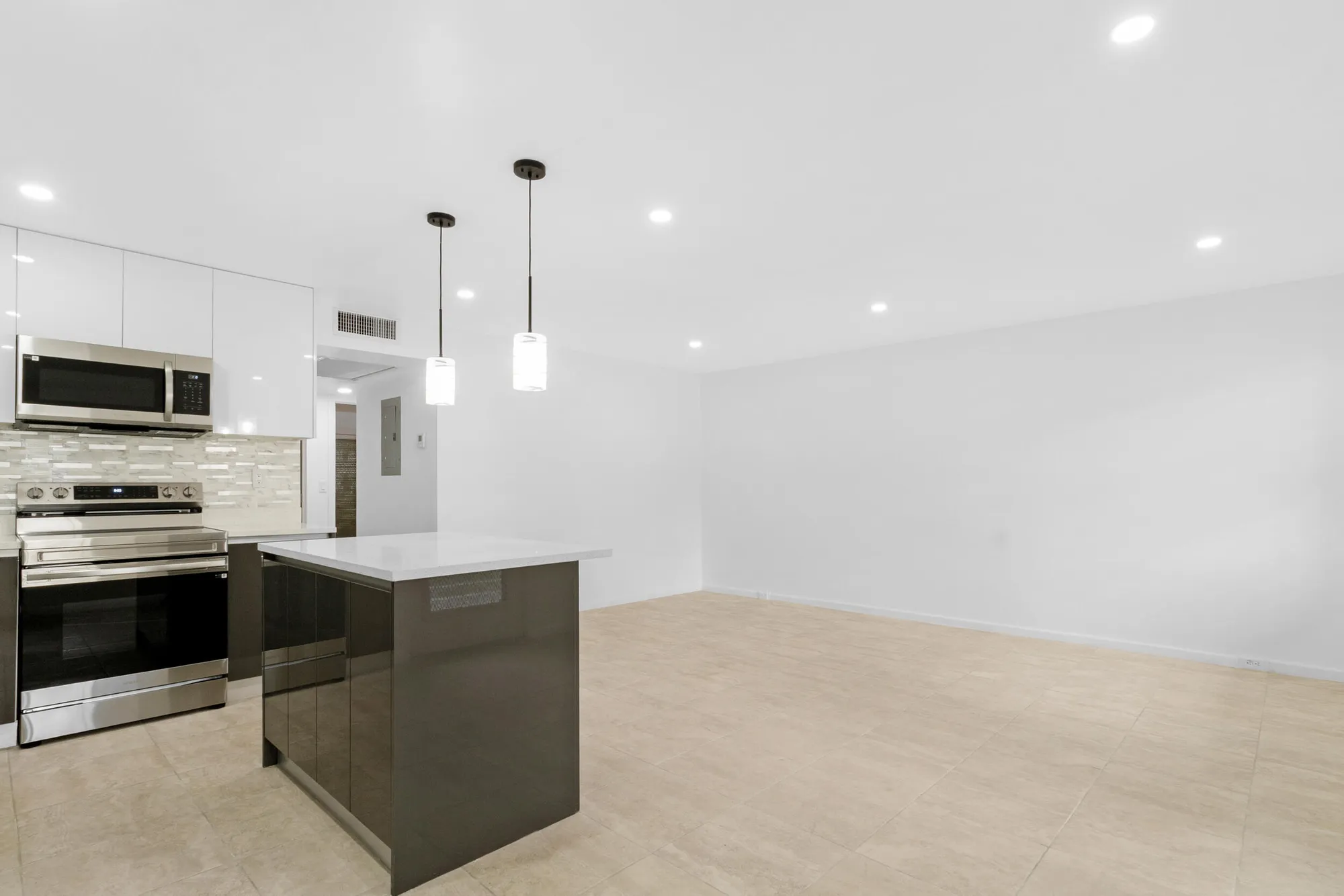 Property Slideshow image 8 of 24 | 1039 newport h, Deerfield Beach, FL, 33442