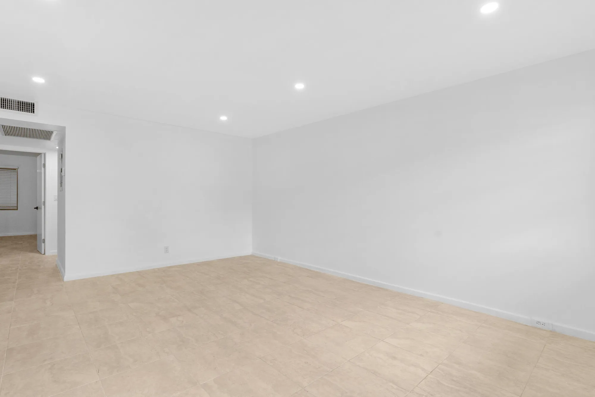 Property Slideshow image 11 of 24 | 1039 newport h, Deerfield Beach, FL, 33442