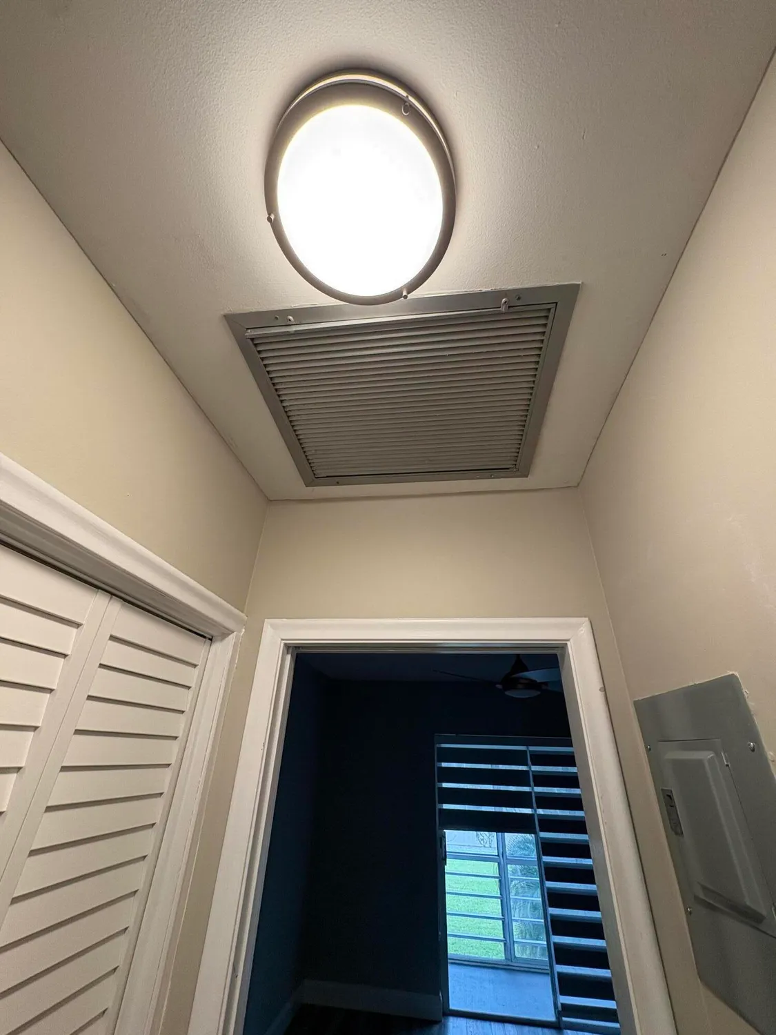 Property Slideshow image 12 of 22 | 111 waltham e unit e, West Palm Beach, FL, 33417