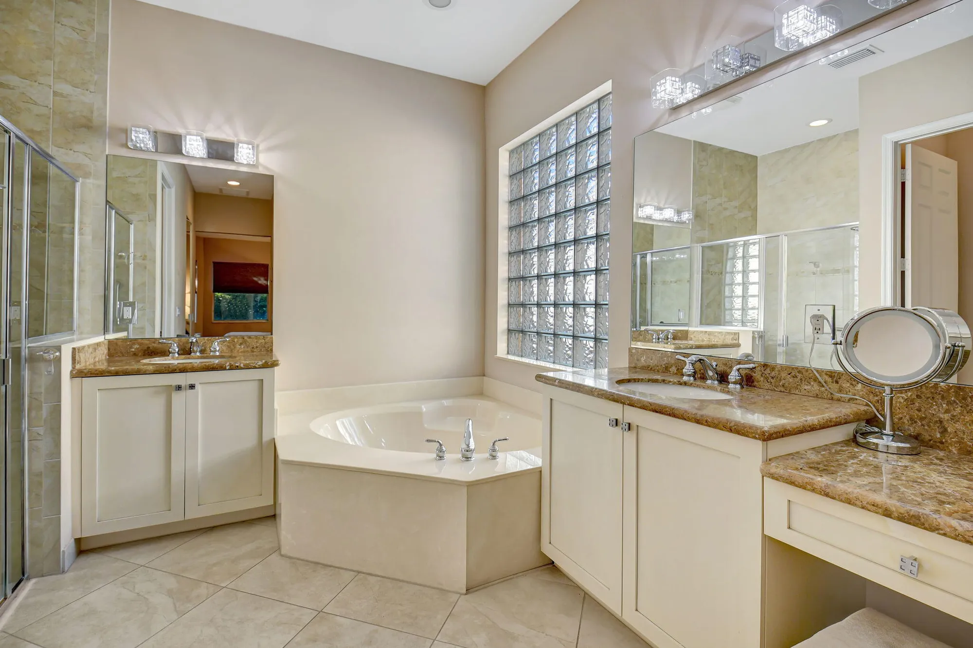 Property Slideshow image 16 of 36 | 10570 stone garden dr, Boynton Beach, FL, 33473