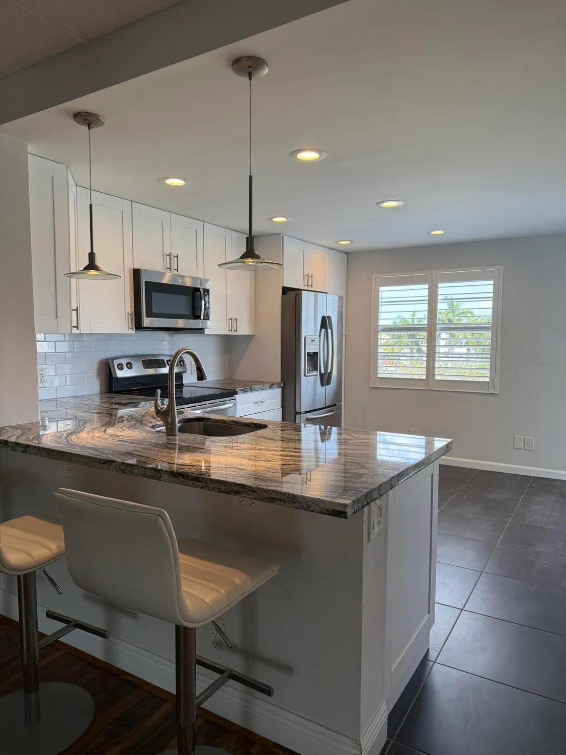 Property Slideshow image 4 of 18 | 4073 exeter e, Boca Raton, FL, 33434