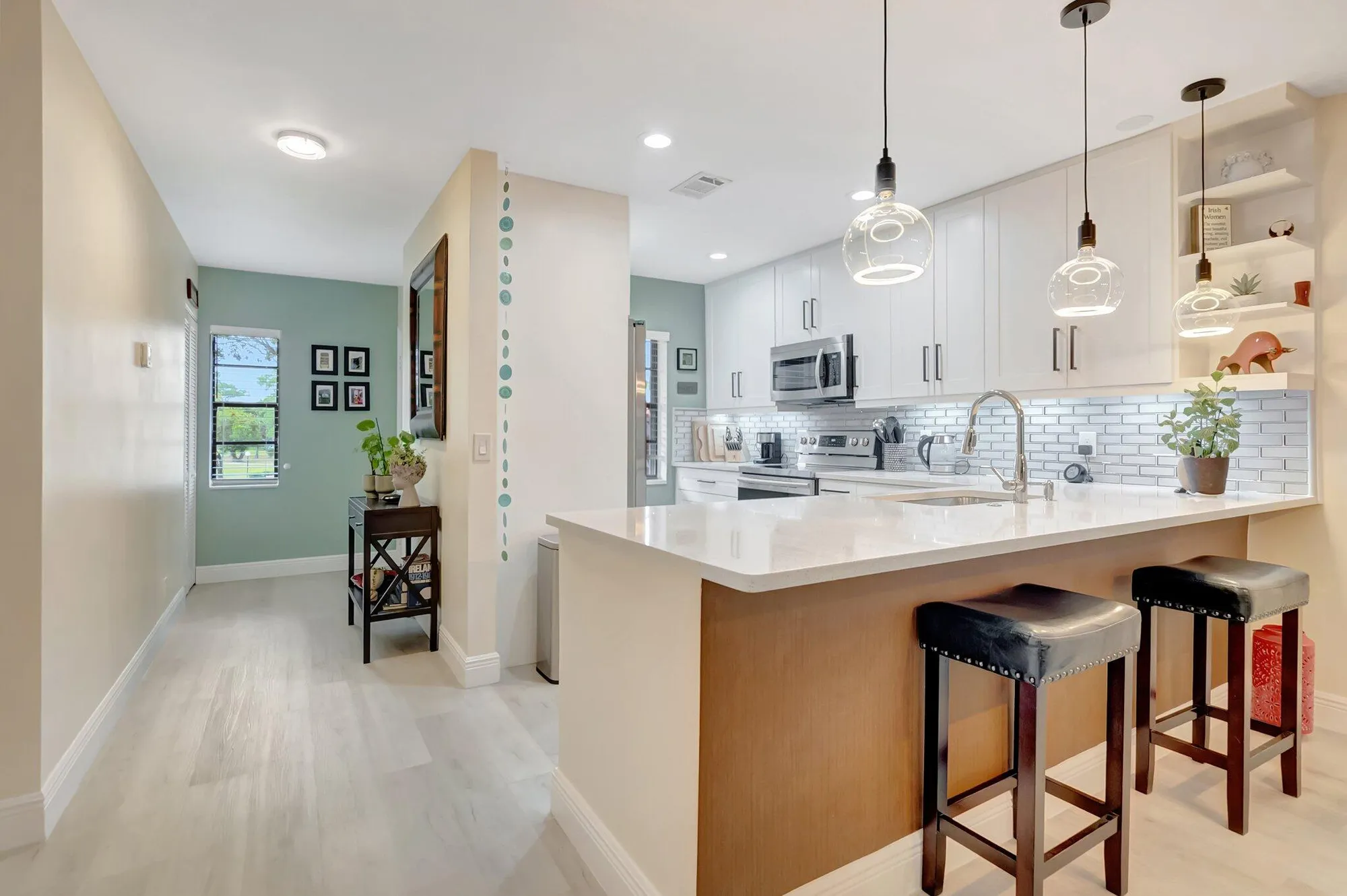 Property Slideshow image 4 of 30 | 21364 cypress hammock dr apt 1j, Boca Raton, FL, 33428