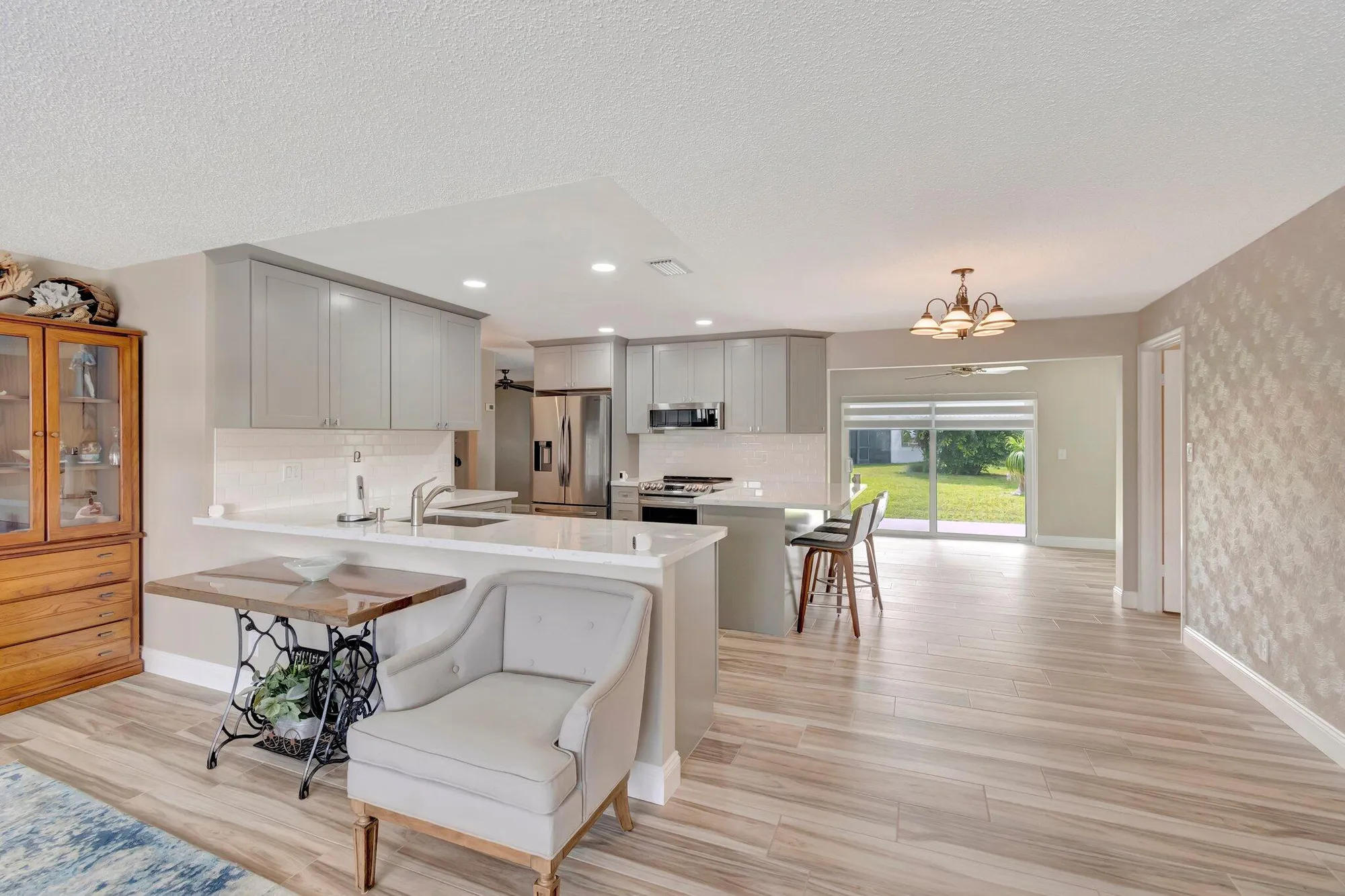 Property Slideshow image 5 of 54 | 2012 sw 15th st, Boynton Beach, FL, 33426