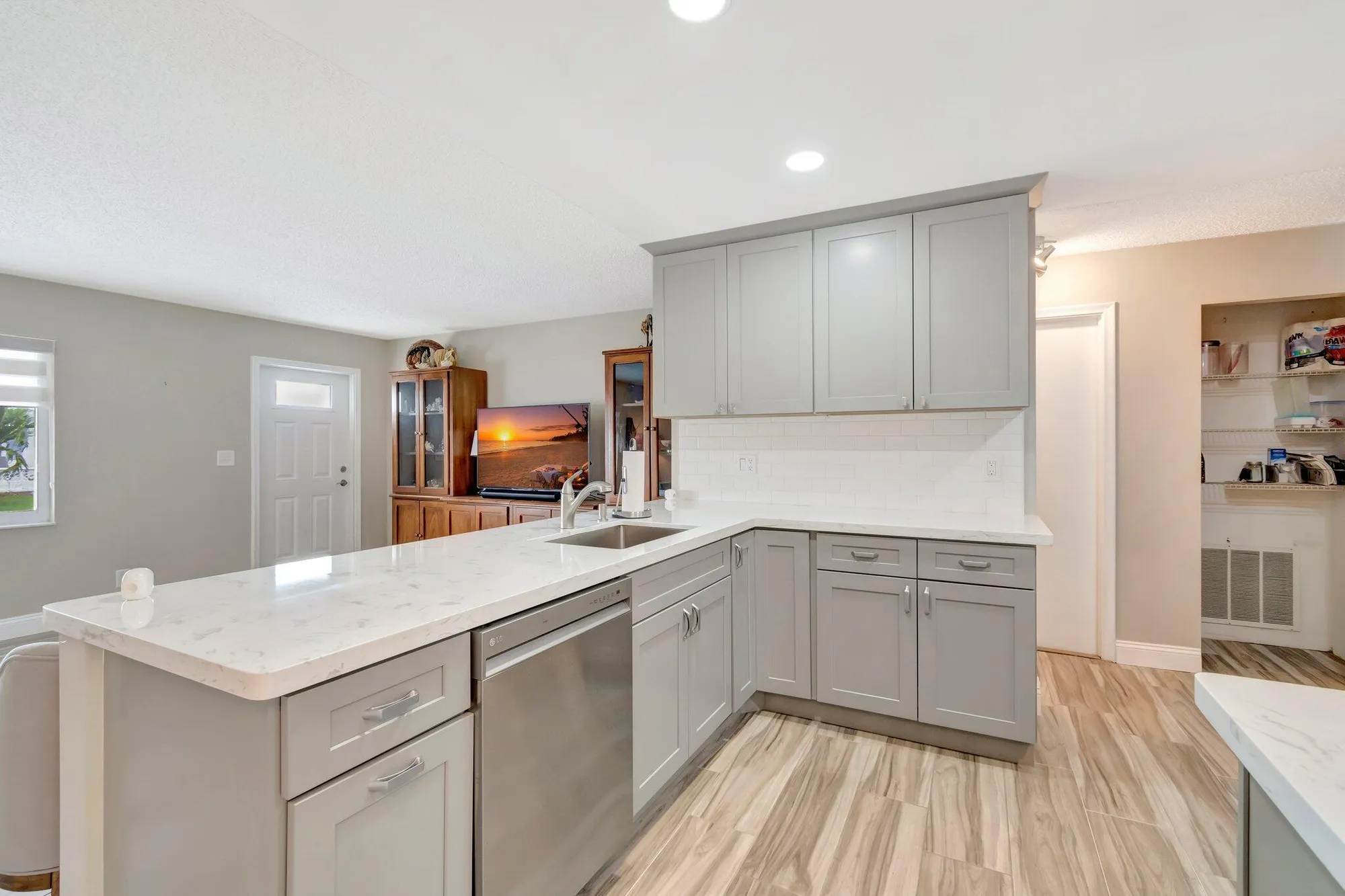 Property Slideshow image 9 of 54 | 2012 sw 15th st, Boynton Beach, FL, 33426