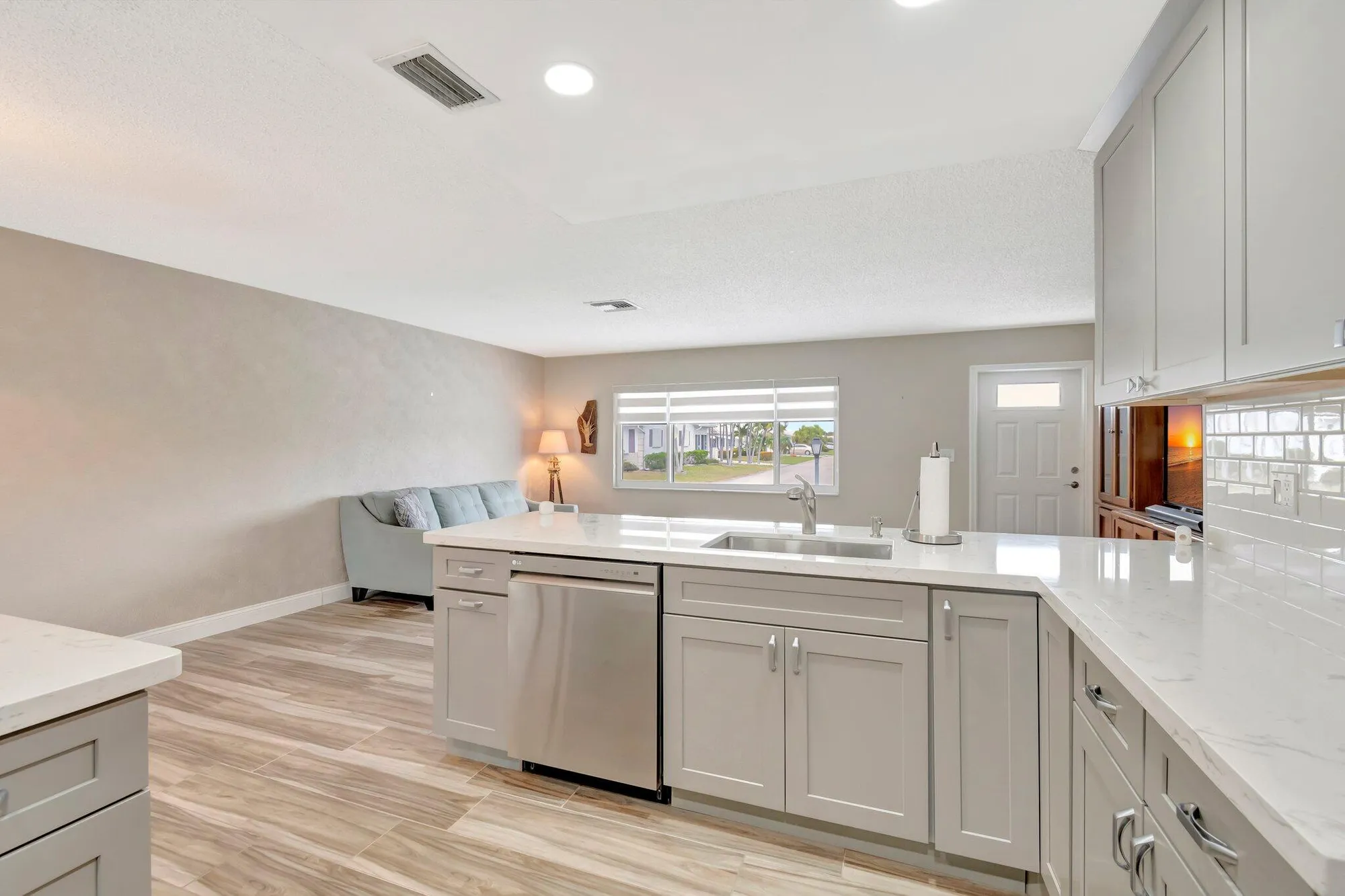 Property Slideshow image 12 of 54 | 2012 sw 15th st, Boynton Beach, FL, 33426