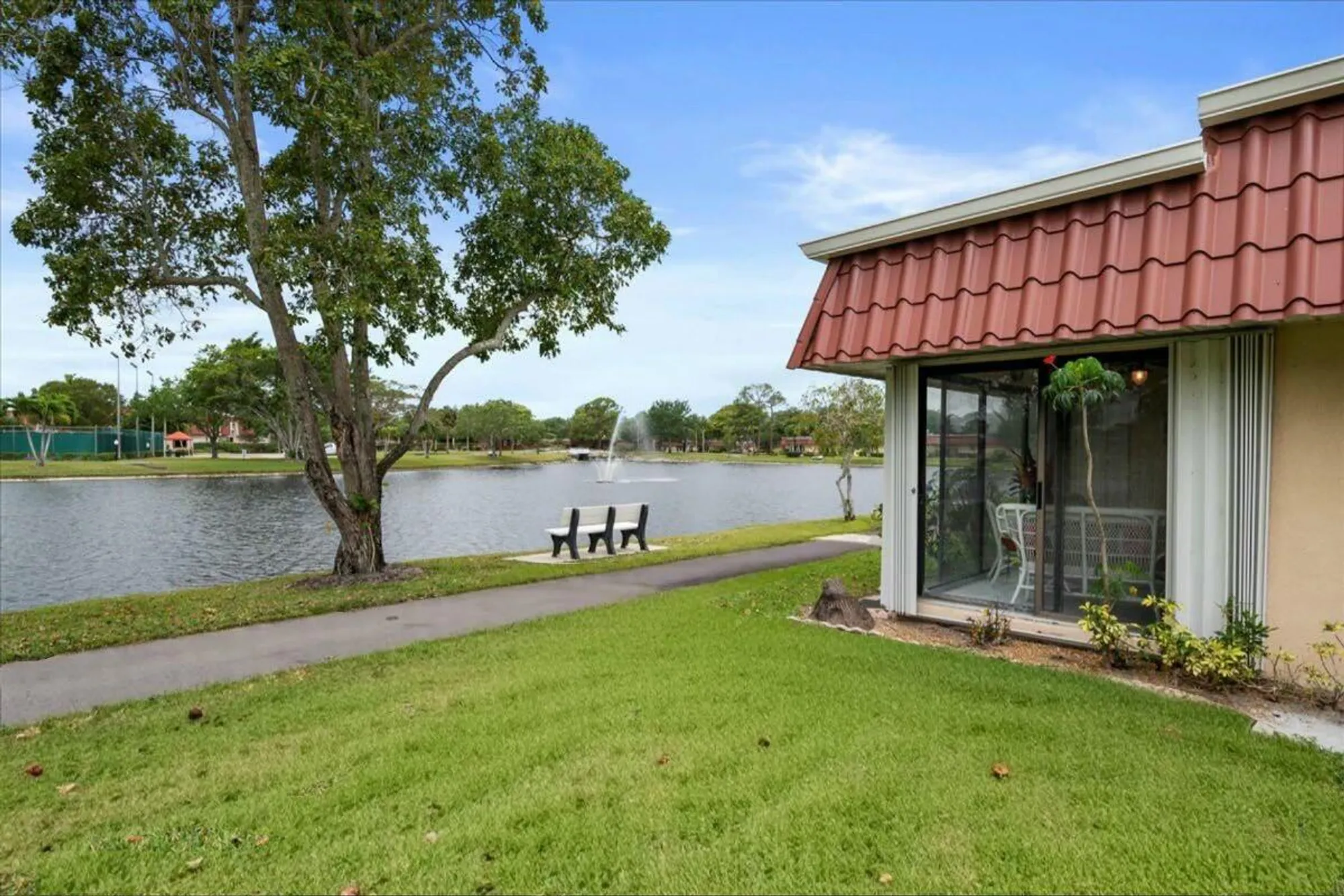 Property Slideshow image 14 of 22 | 603 laconia cir, Lake Worth, FL, 33467