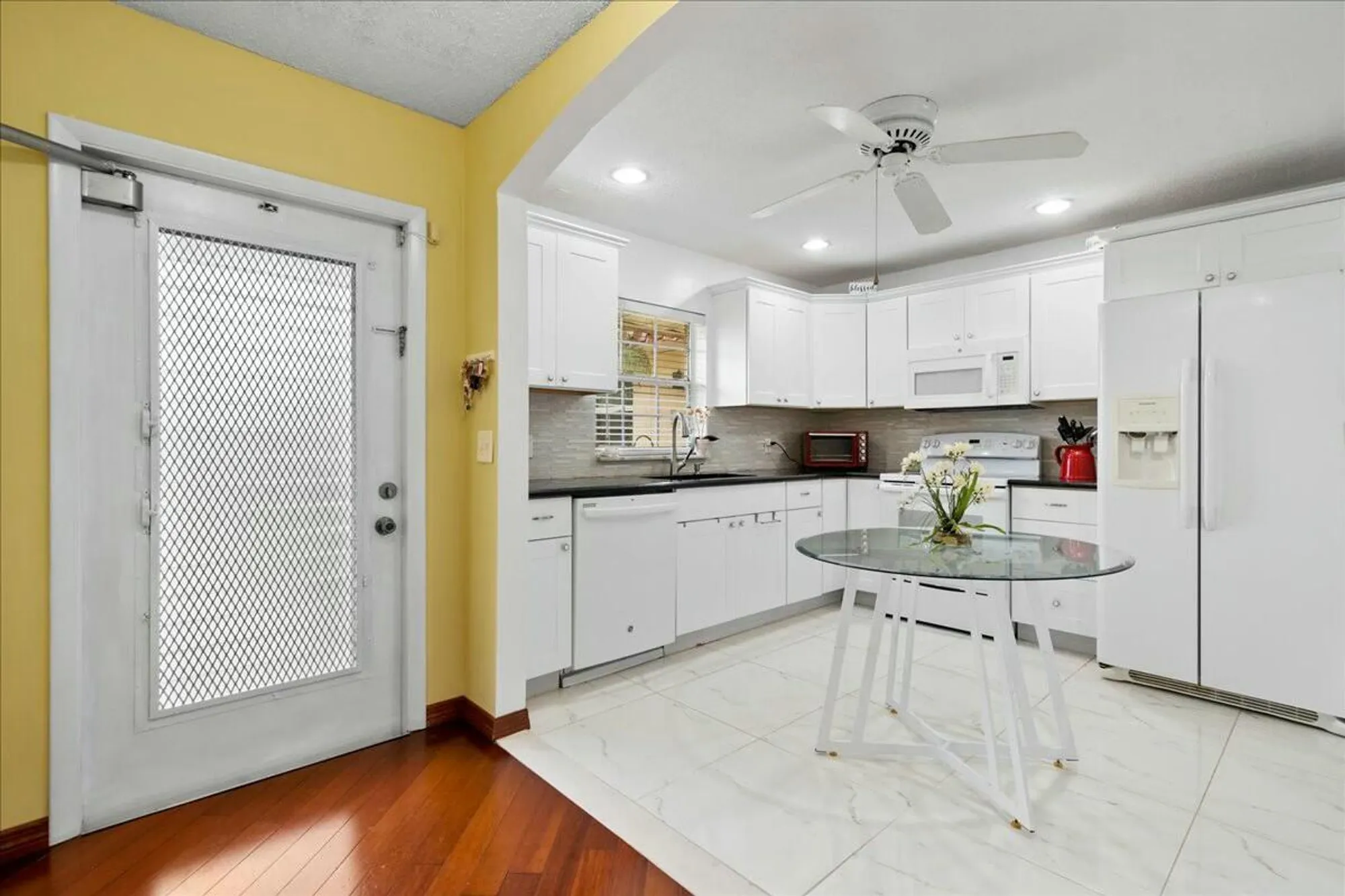 Property Slideshow image 4 of 22 | 603 laconia cir, Lake Worth, FL, 33467