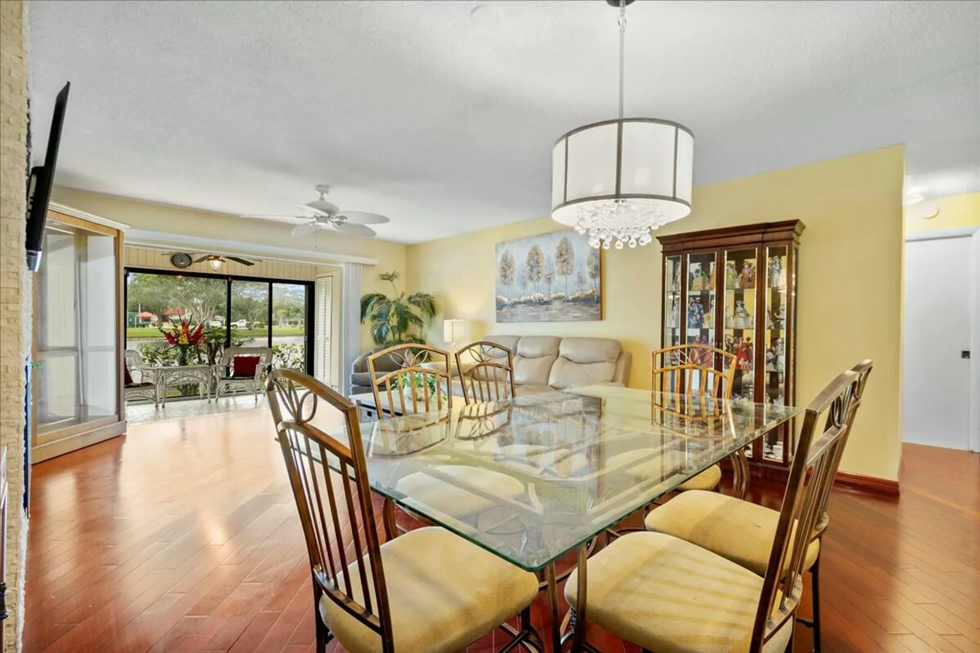 Property Slideshow image 7 of 22 | 603 laconia cir, Lake Worth, FL, 33467