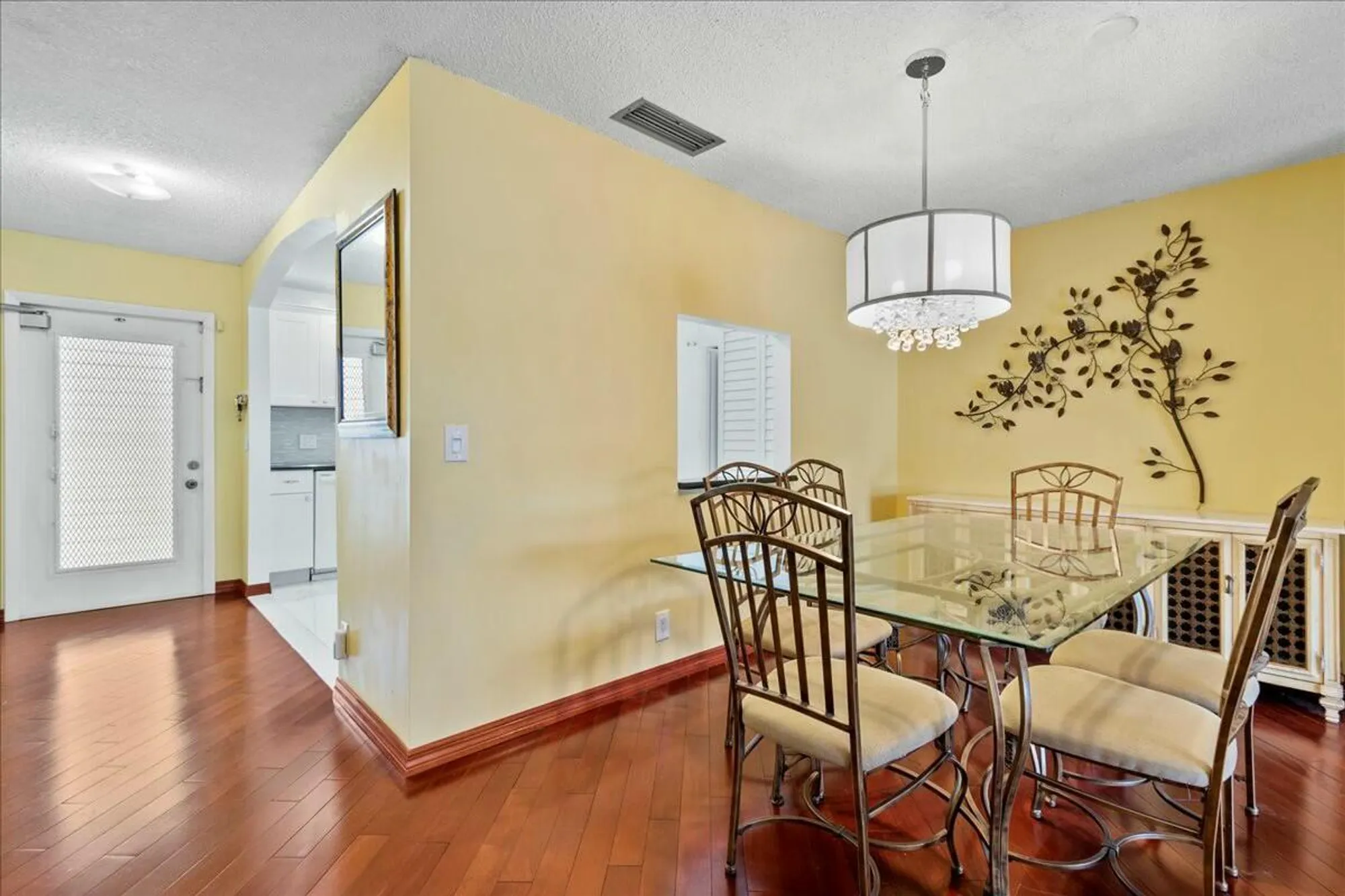 Property Slideshow image 19 of 22 | 603 laconia cir, Lake Worth, FL, 33467