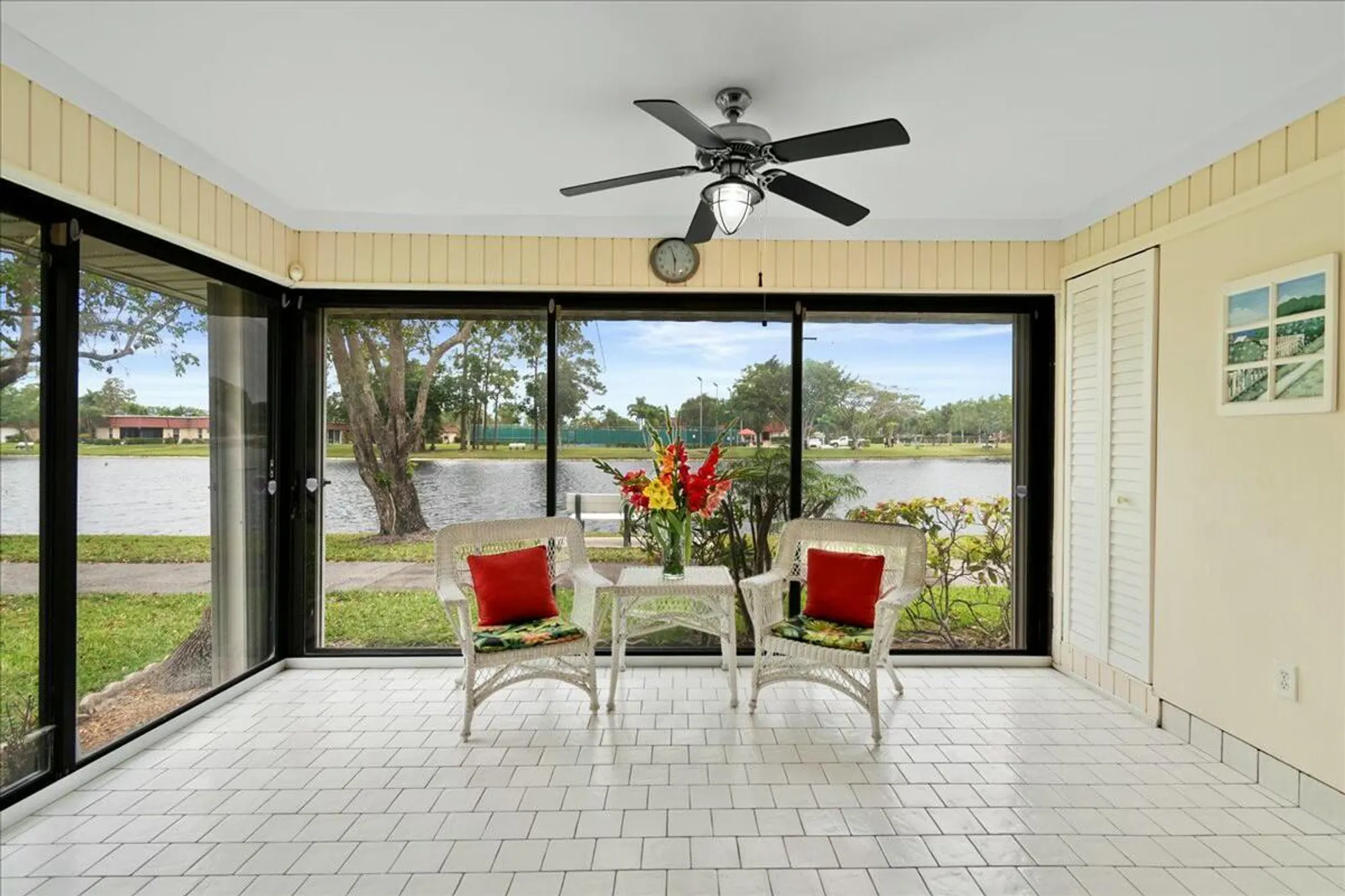 Property Slideshow image 16 of 22 | 603 laconia cir, Lake Worth, FL, 33467