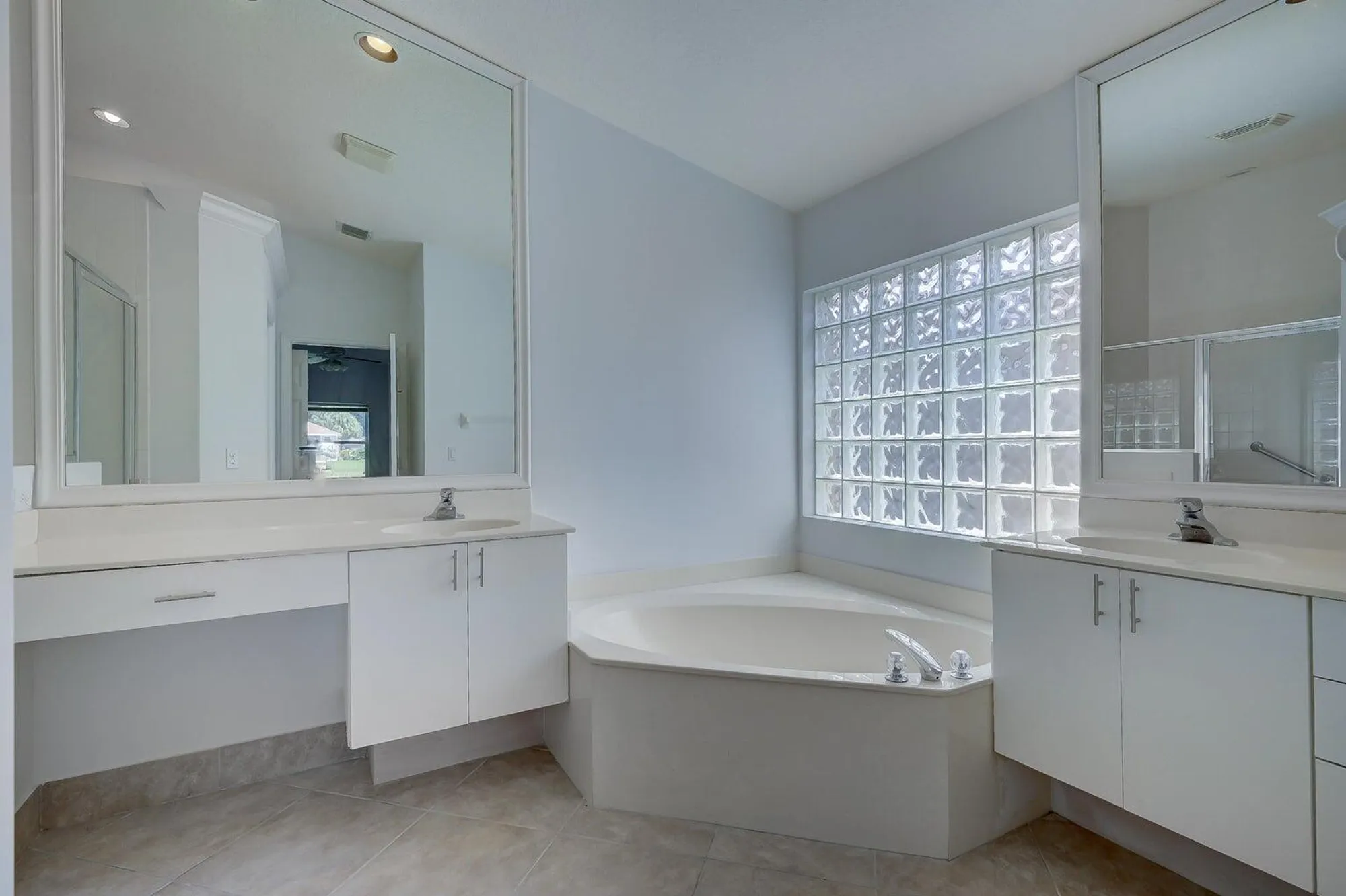 Property Slideshow image 17 of 51 | 6523 via trento, Delray Beach, FL, 33446