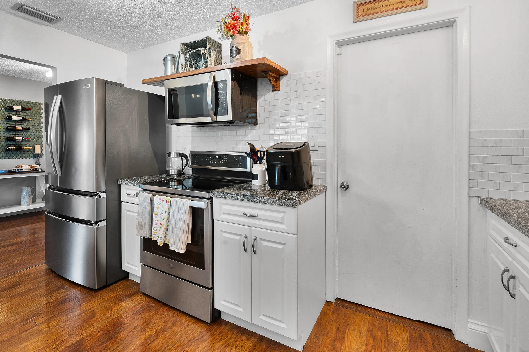 Property Slideshow image 12 of 30 | 2105 alfred dr, Boynton Beach, FL, 33426