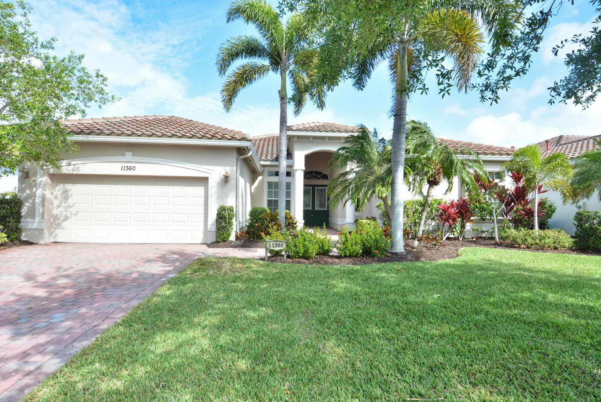 Property Slideshow image 2 of 44 | 11360 sw aspen ln, Port Saint Lucie, FL, 34987